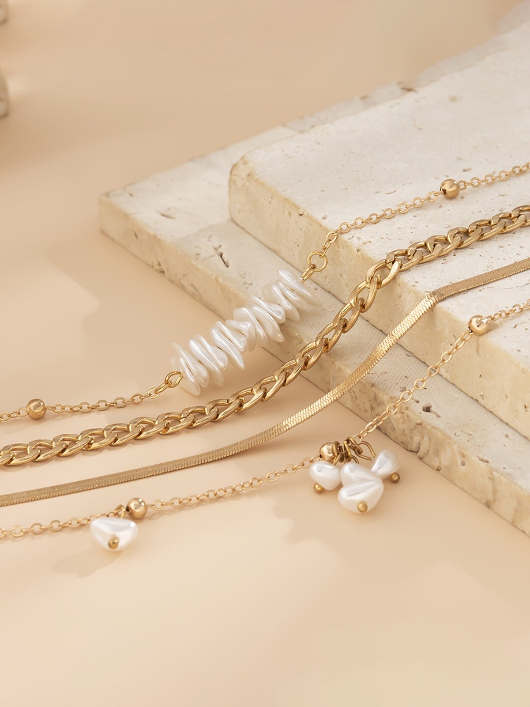 

WHITE LIES Set Of 4 Artificial Beads Chain, Gold