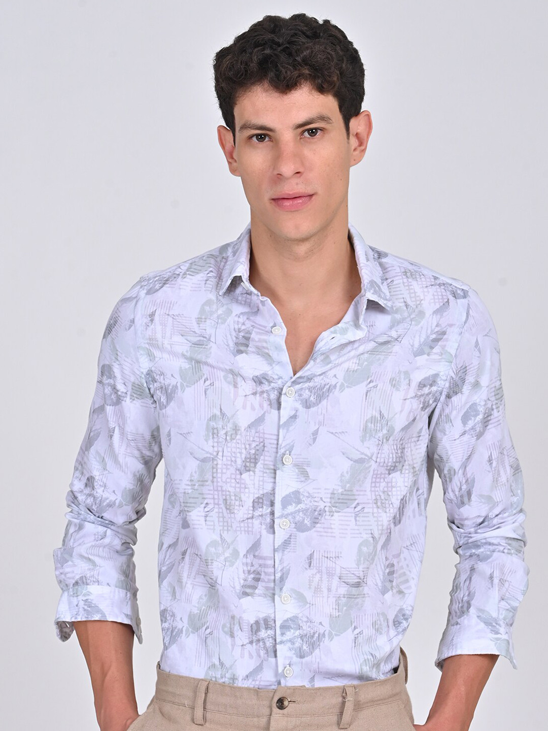 

POE Smart Spread Collar Slim Fit Floral Printed Cotton Casual Shirt, Green