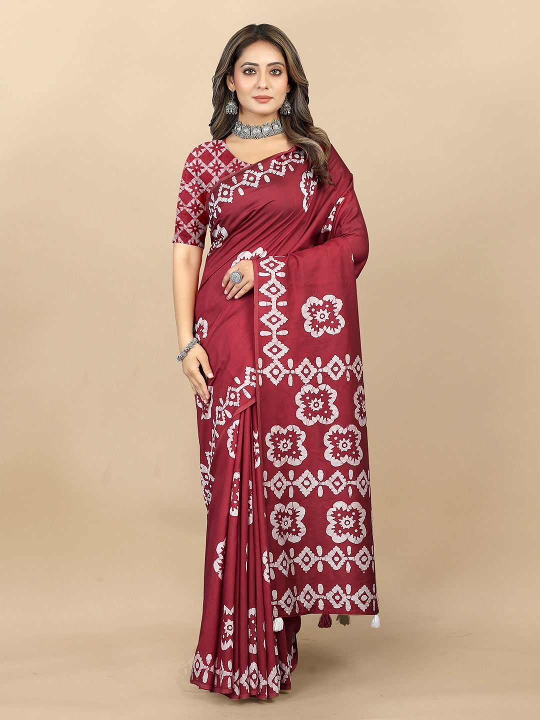 

KIMISHA Batik Printed Cotton Blend Saree, Maroon