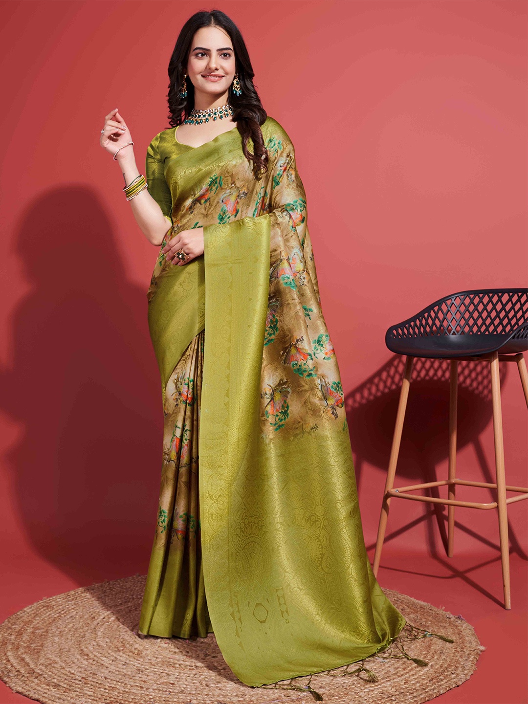 

KIMISHA Woven Design Zari Silk Blend Saree, Green
