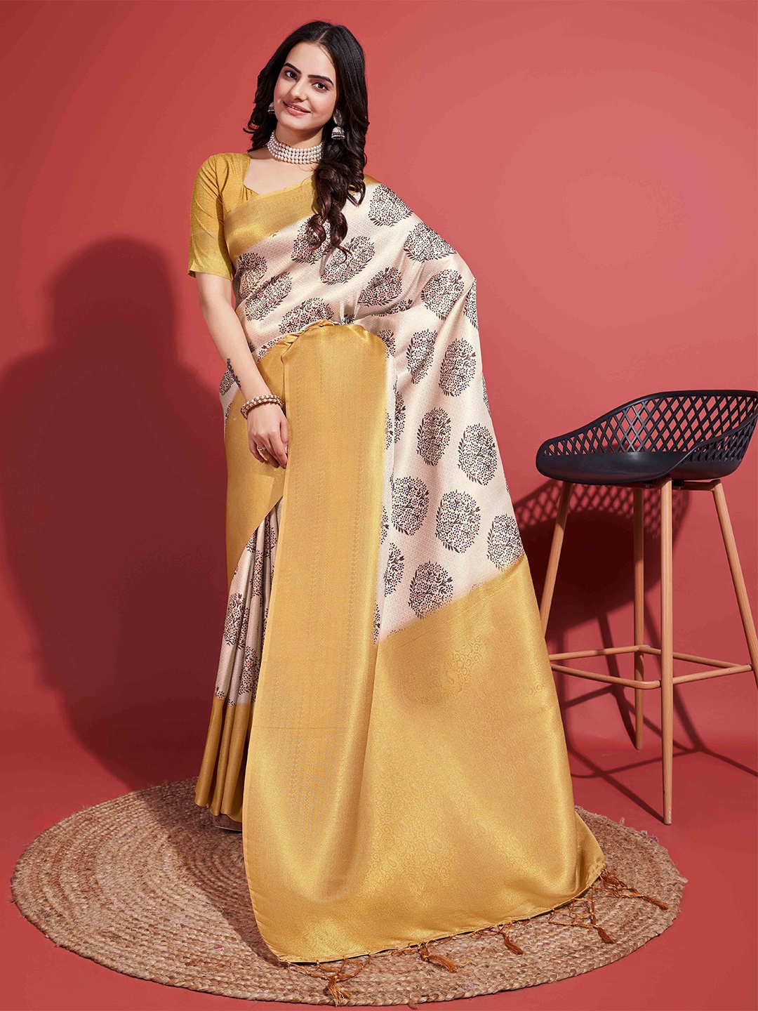 

KIMISHA Floral Zari Silk Blend Saree With Blouse Piece, Mustard