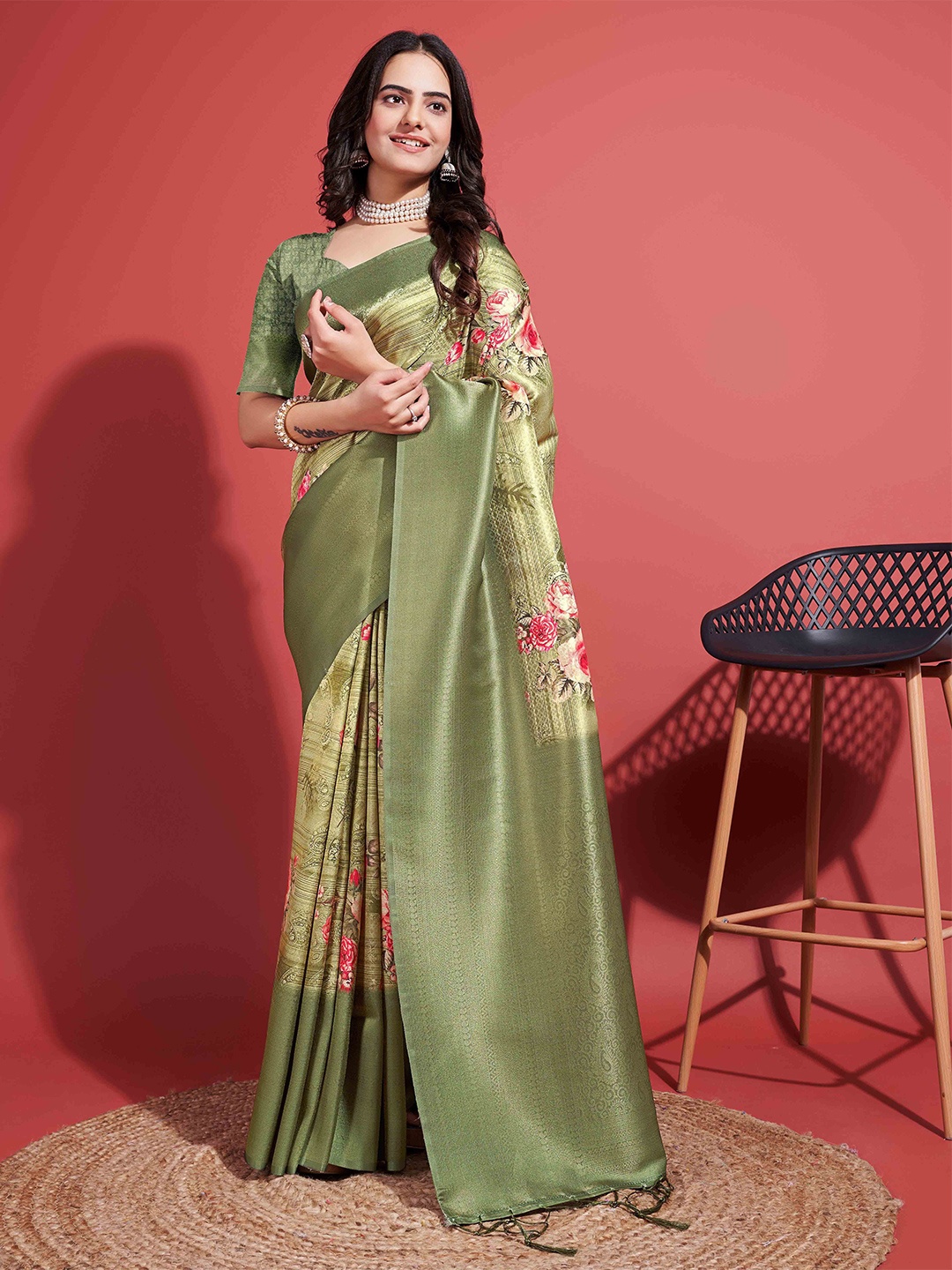 

KIMISHA Woven Design Zari Silk Blend Saree With Blouse Piece, Green
