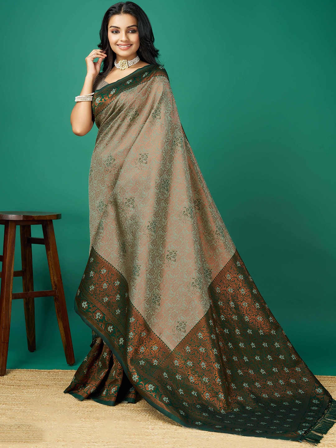 

KIMISHA Woven Design Zari Silk Blend Saree With Blouse Piece, Green