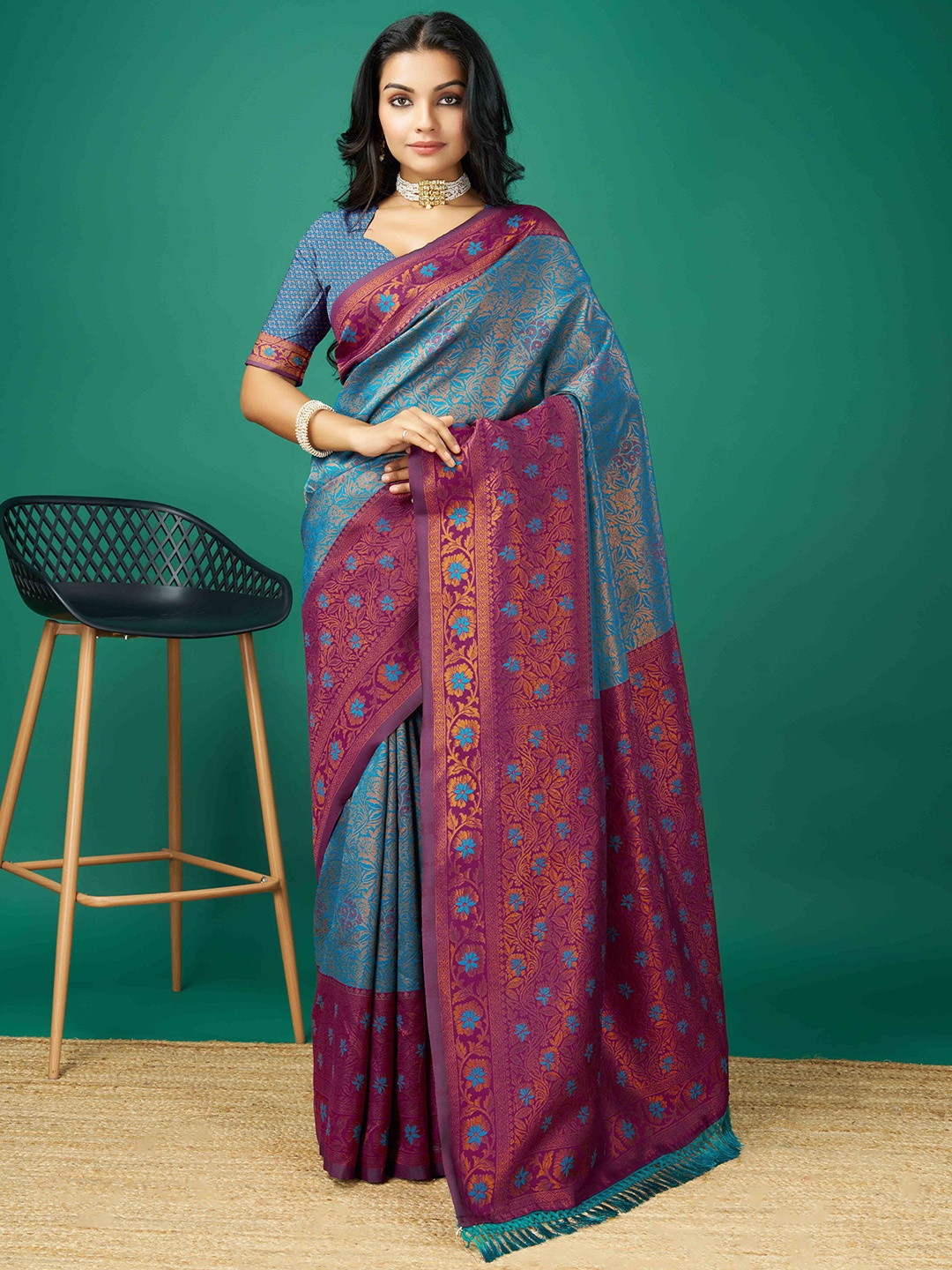 

KIMISHA Floral Zari Silk Blend Saree With Blouse Piece, Blue