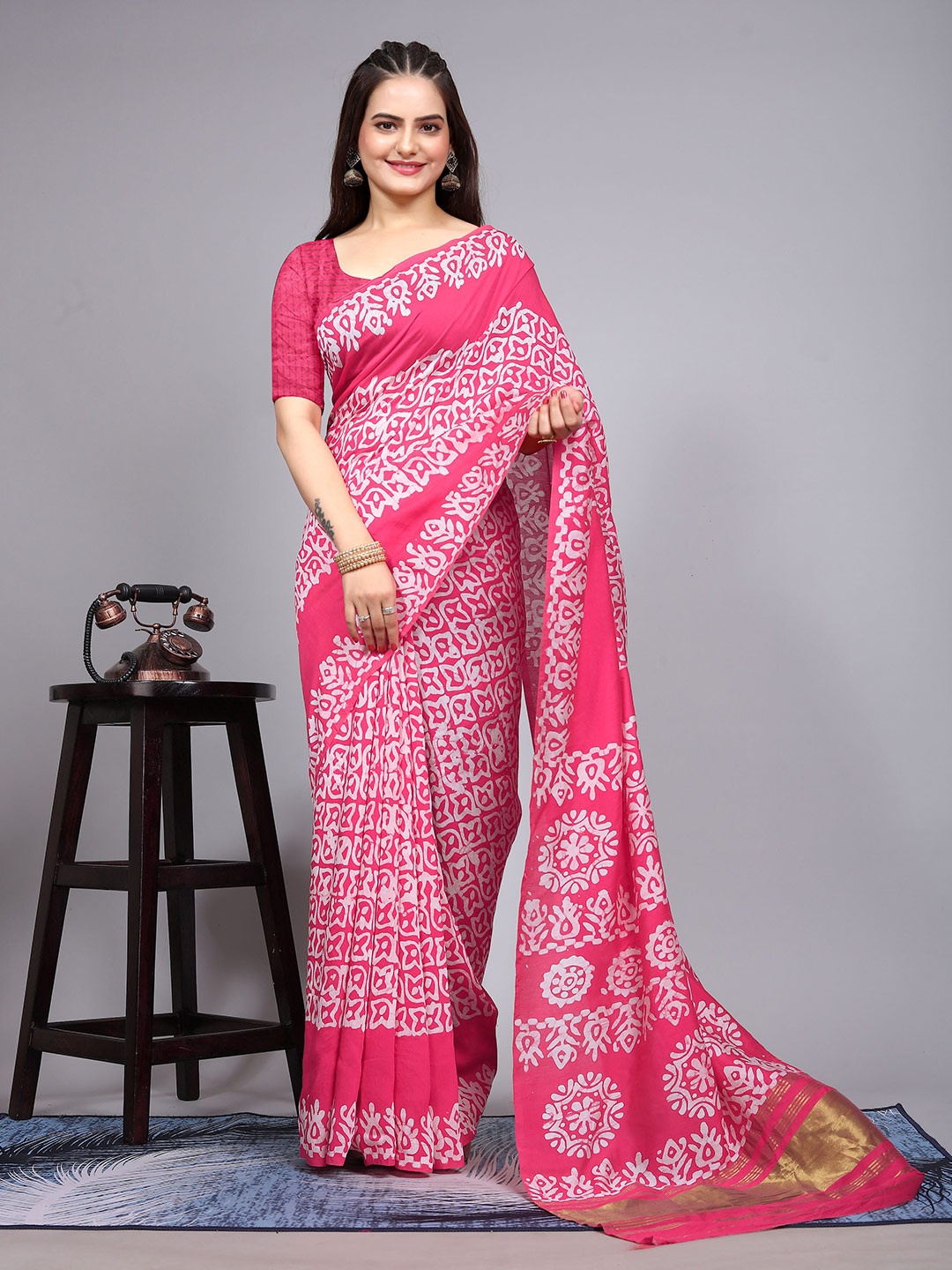 

KIMISHA Batik Zari Saree With Blouse Piece, Pink