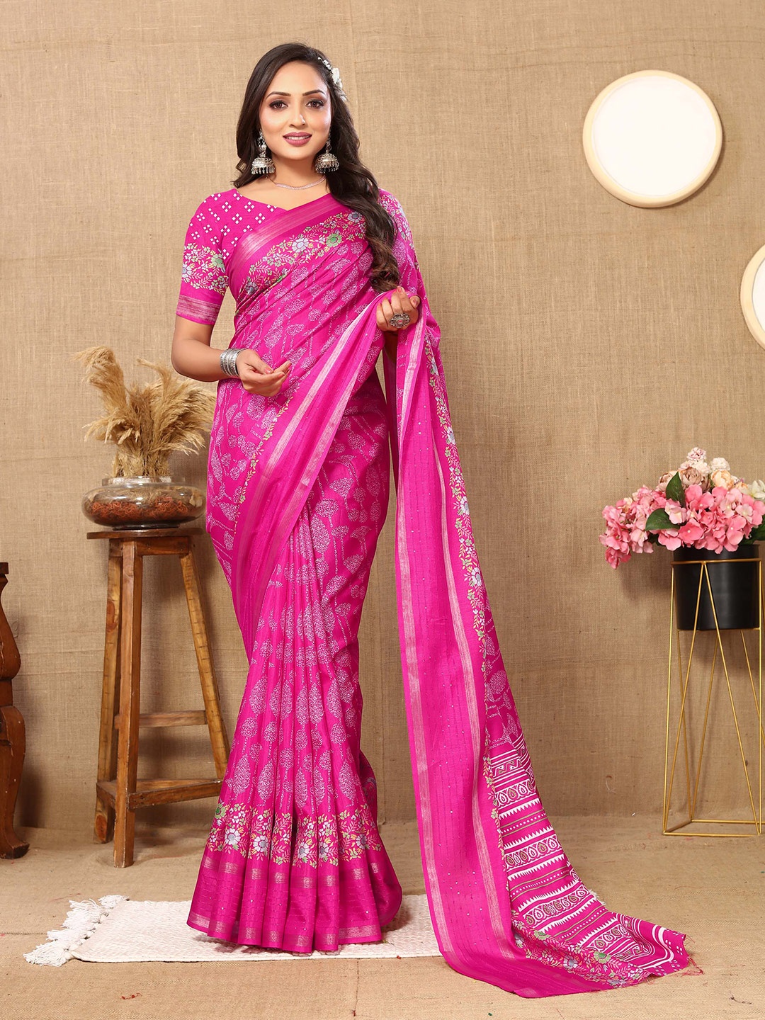 

KIMISHA Floral Zari Saree With Blouse Piece, Pink