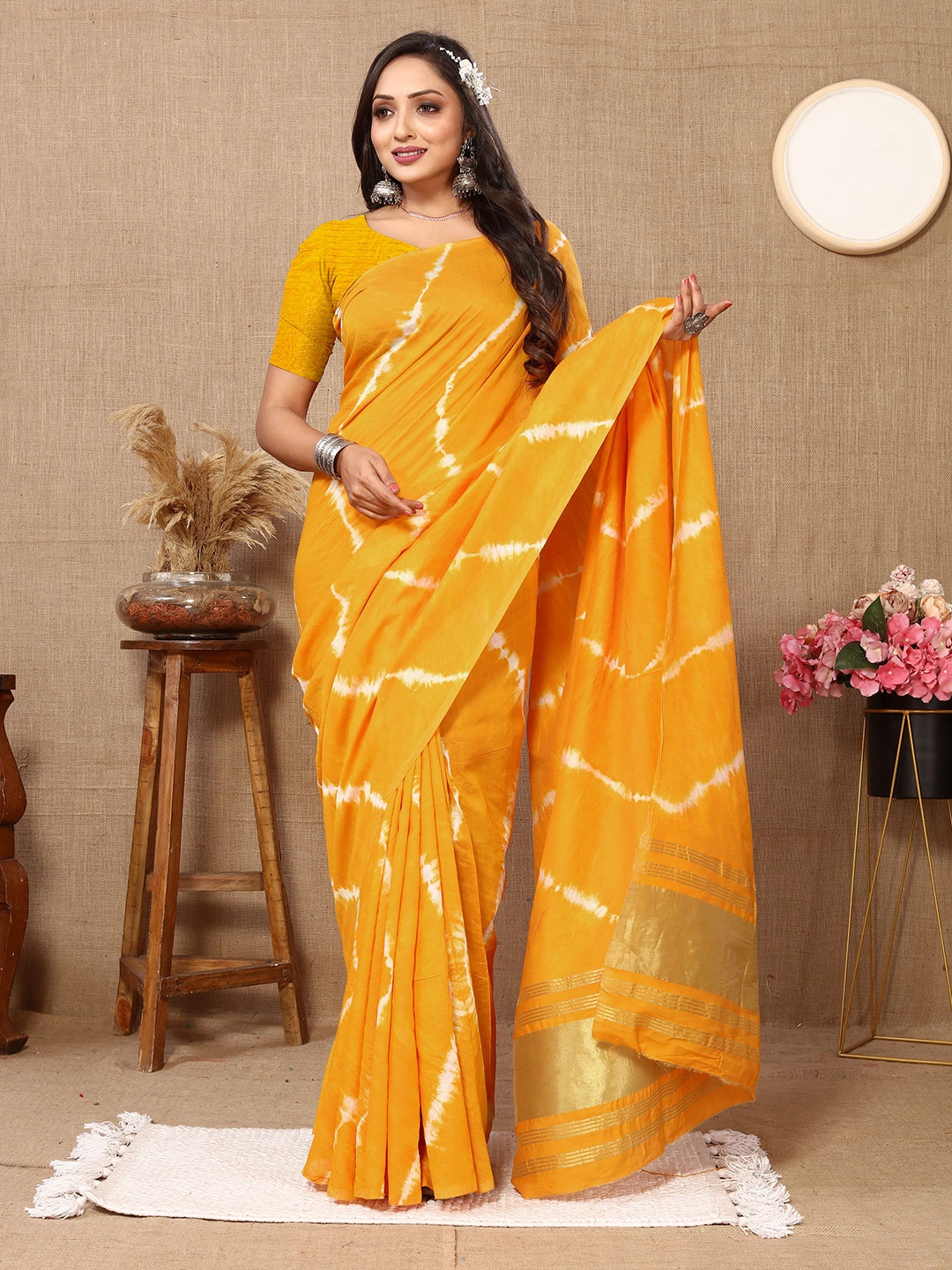 

KIMISHA Tie and Dye Zari Leheriya Saree, Yellow