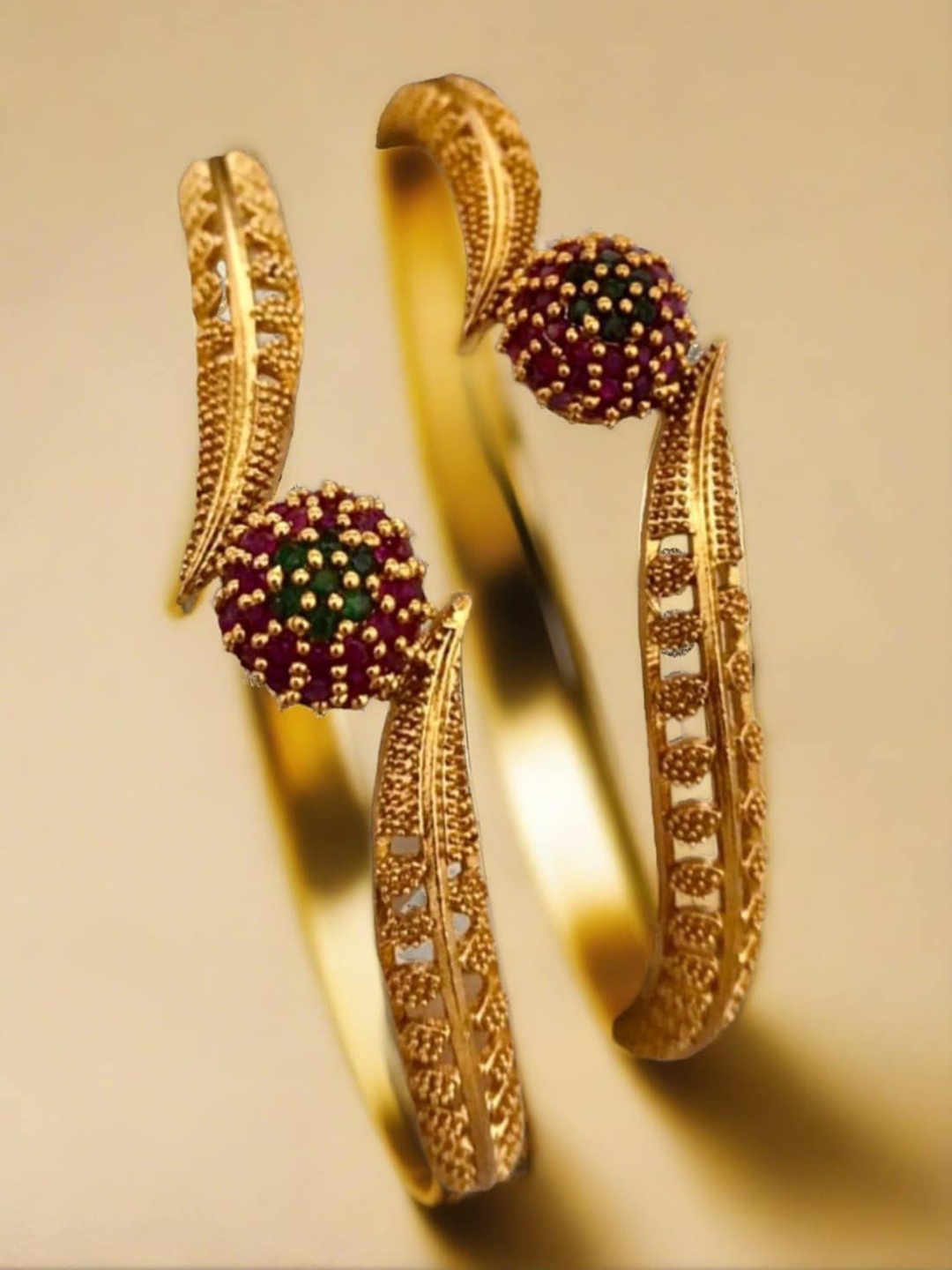 

Pihtara Jewels Set Of 2 Gold-Plated Bangles