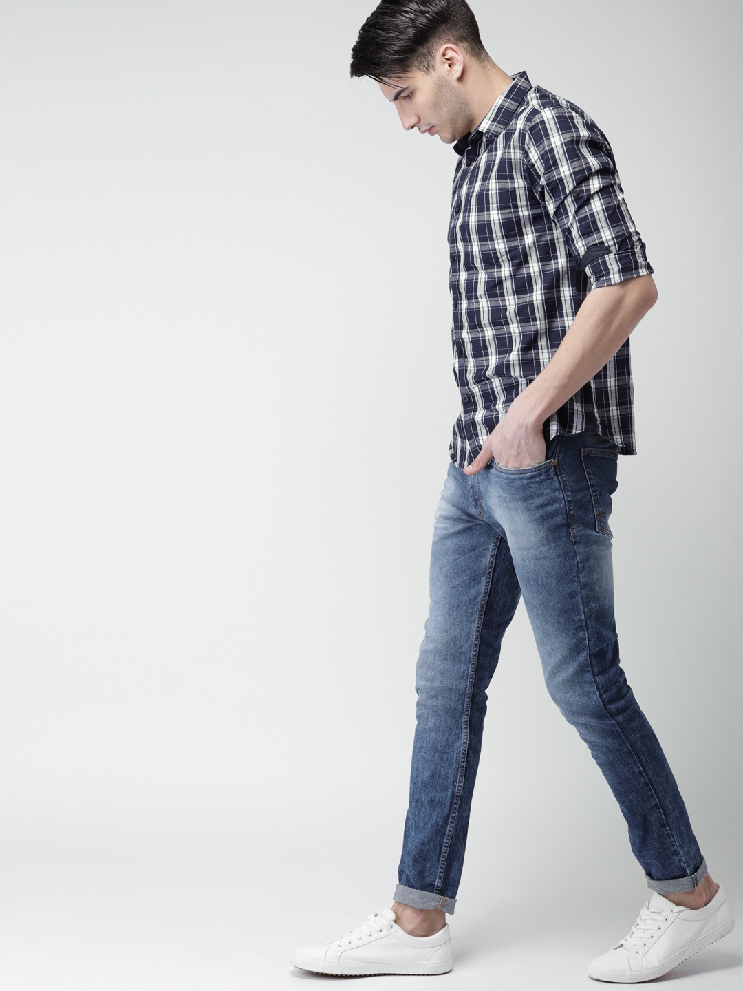 

HIGHLANDER Men Navy Blue & White Slim Fit Checked Casual Shirt