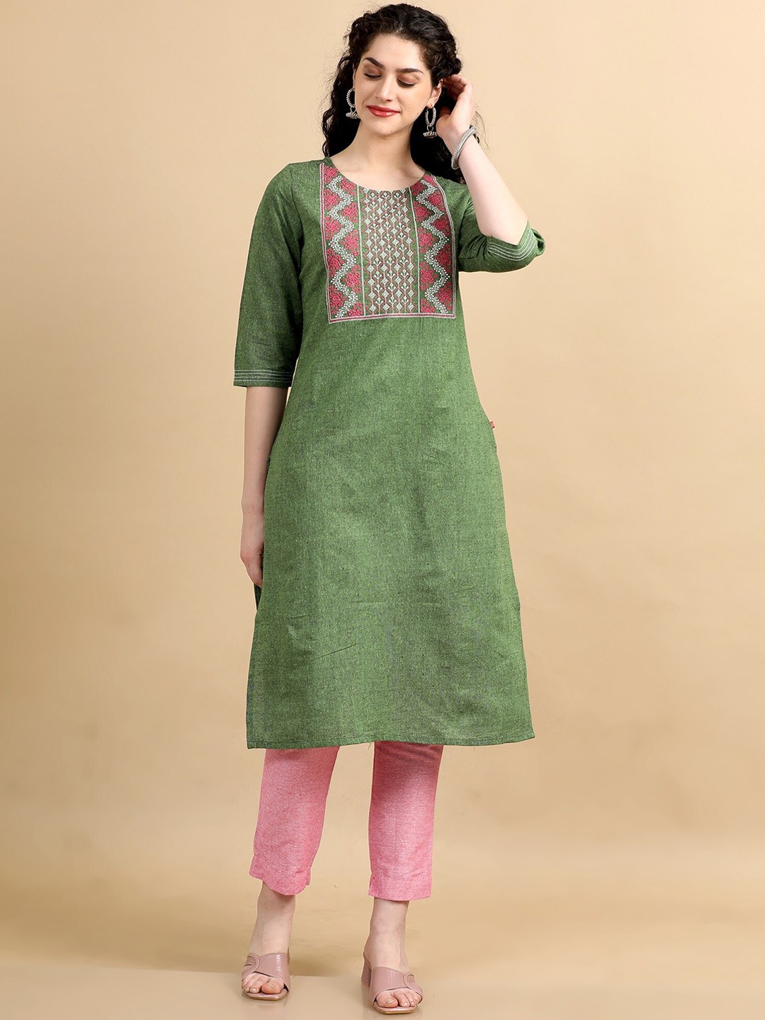 

Marcia Floral Yoke Design Regular Pure Cotton Kurta with Trousers, Green