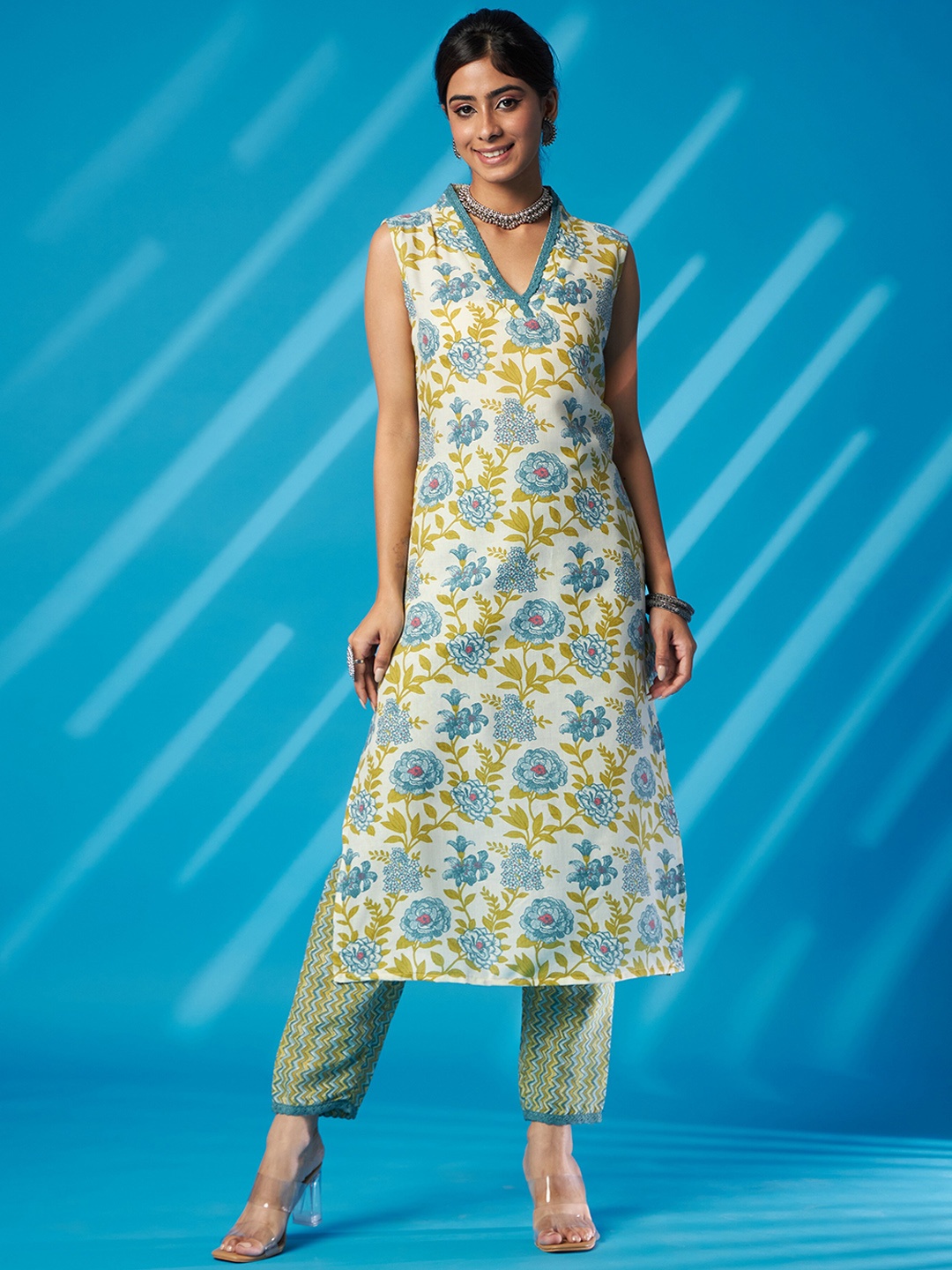 

KALINI Floral Printed Regular Pure Cotton Kurta with Trousers, Green