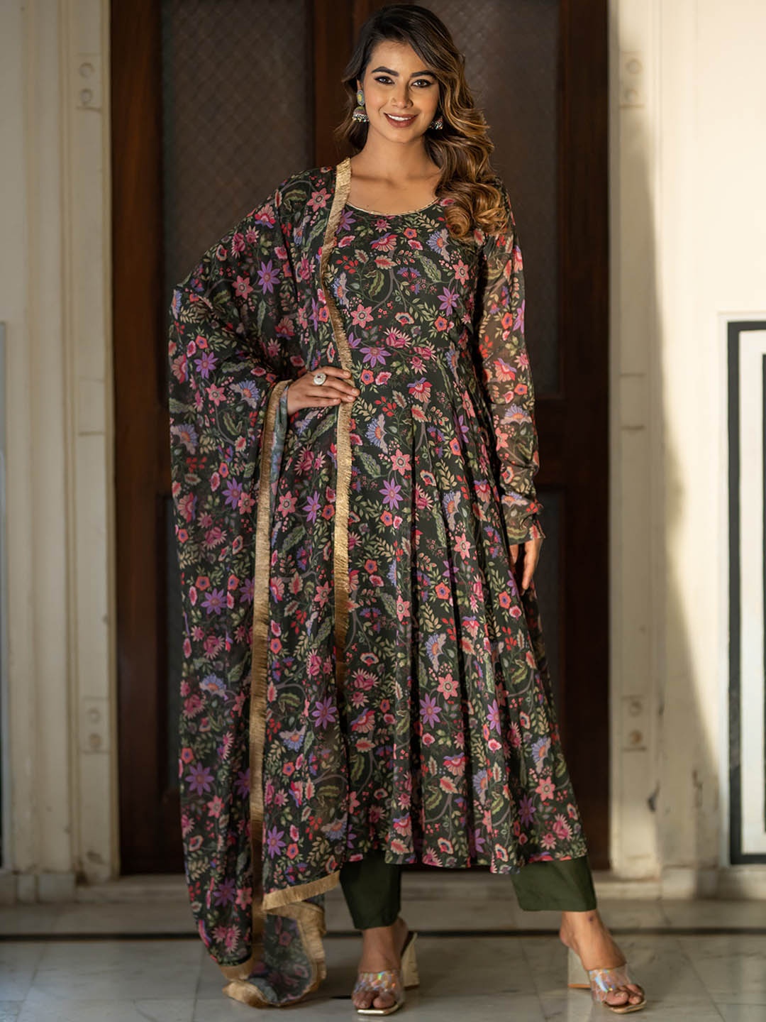 

ASPORA Floral Printed Round Neck Long Sleeves Anarkali Kurta with Trousers & Dupatta, Green