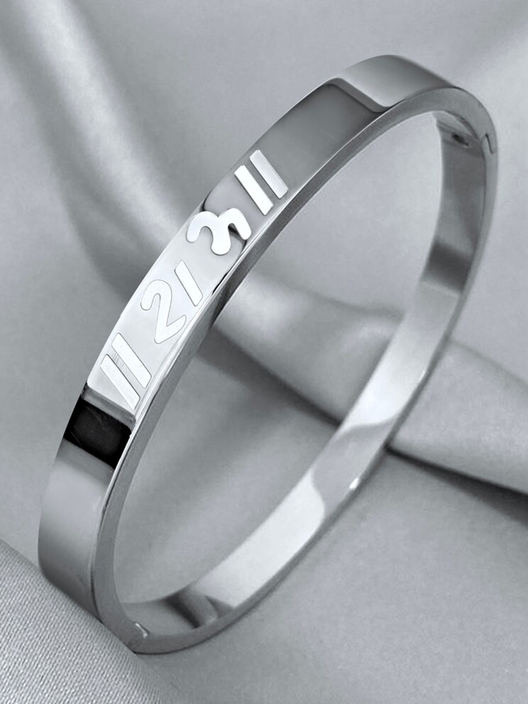 

MEENAZ Men Anti Tarnish Silver-Plated Bangle-Style Bracelet