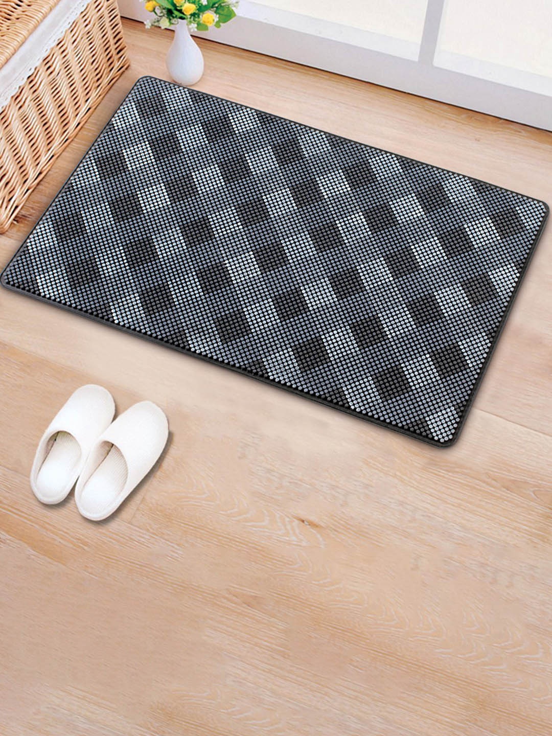 

Freelance Black & White Striped 2300 GSM Anti-Skid Rectangular Doormat