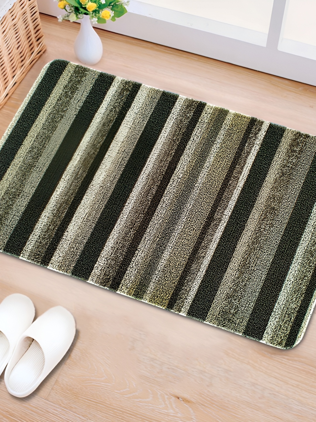 

Freelance Black & Beige Striped 2300 GSM Anti-Skid Doormat