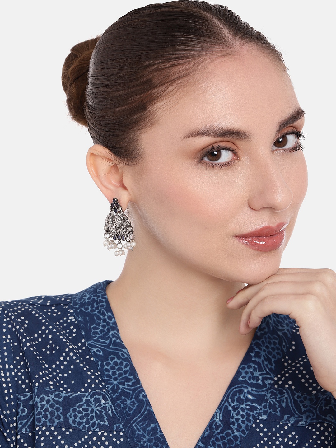 

AITIHYA Silver-Plated Stones-Studded & Beaded Contemporary Oxidised Drop Earrings