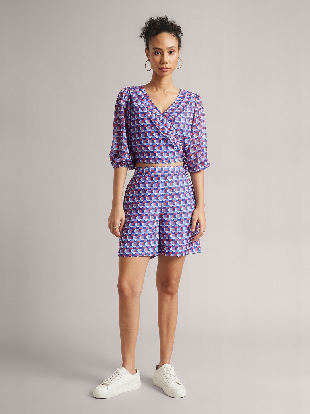 ZACCAI Geometric Printed V-Neck Georgette Top With Shorts, Purple