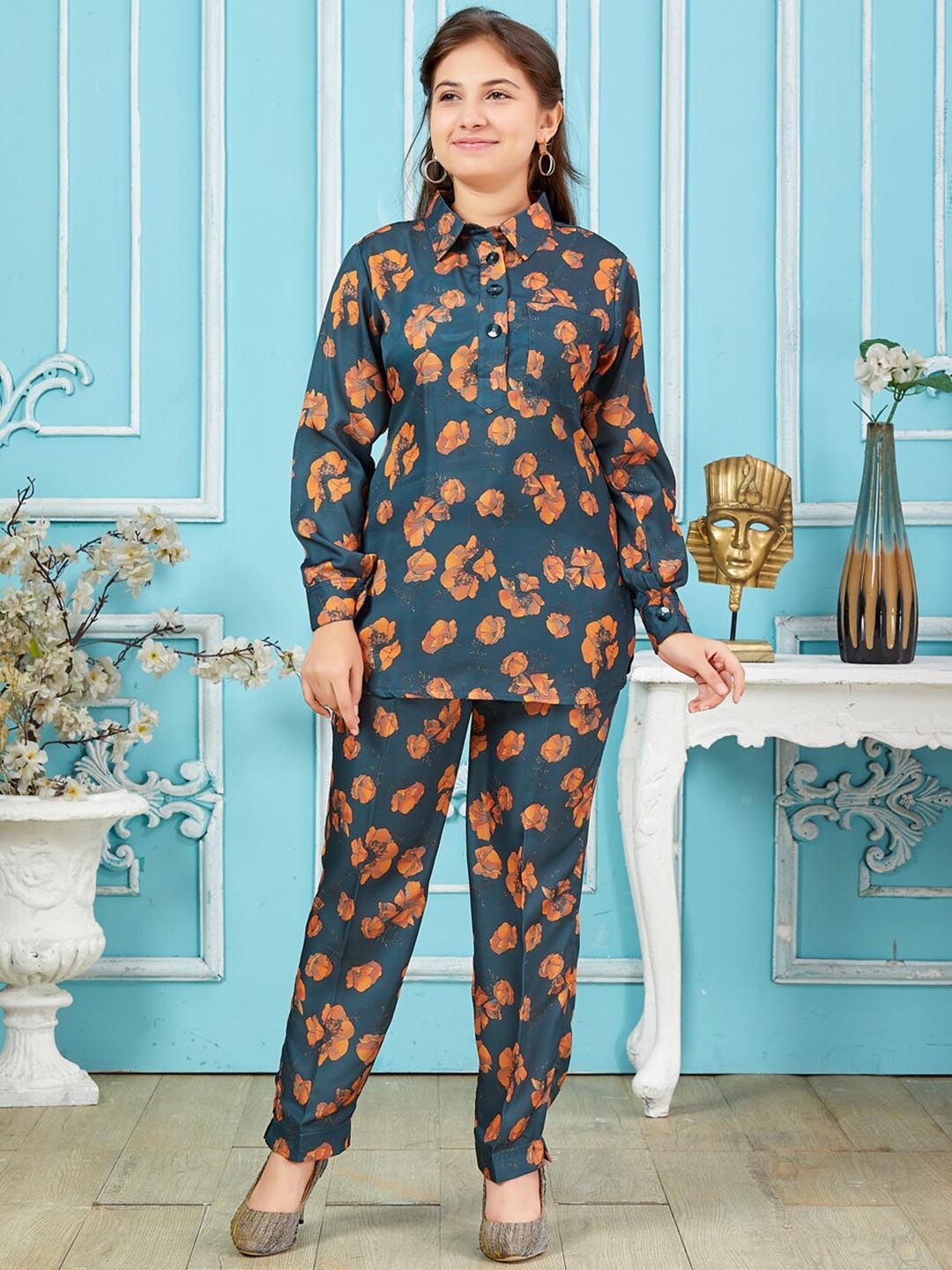 

BAESD Girls Floral Printed Pure Silk Kurta With Trousers Set, Teal