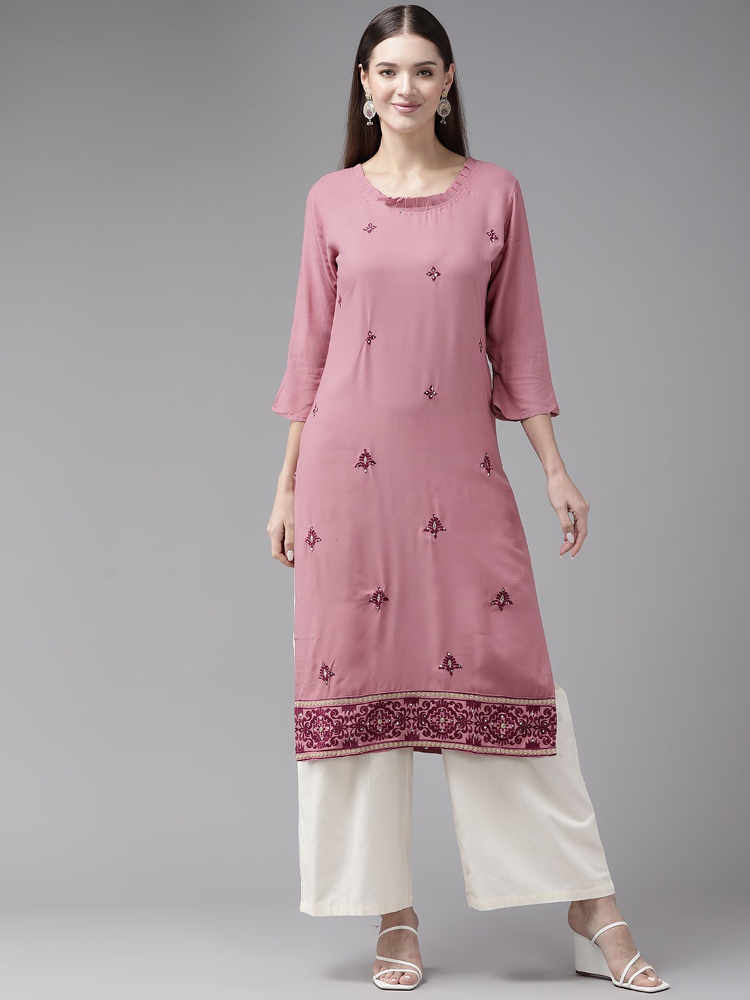 

BAESD Ethnic Motifs Embroidered Scoop Neck Straight Kurta, Purple