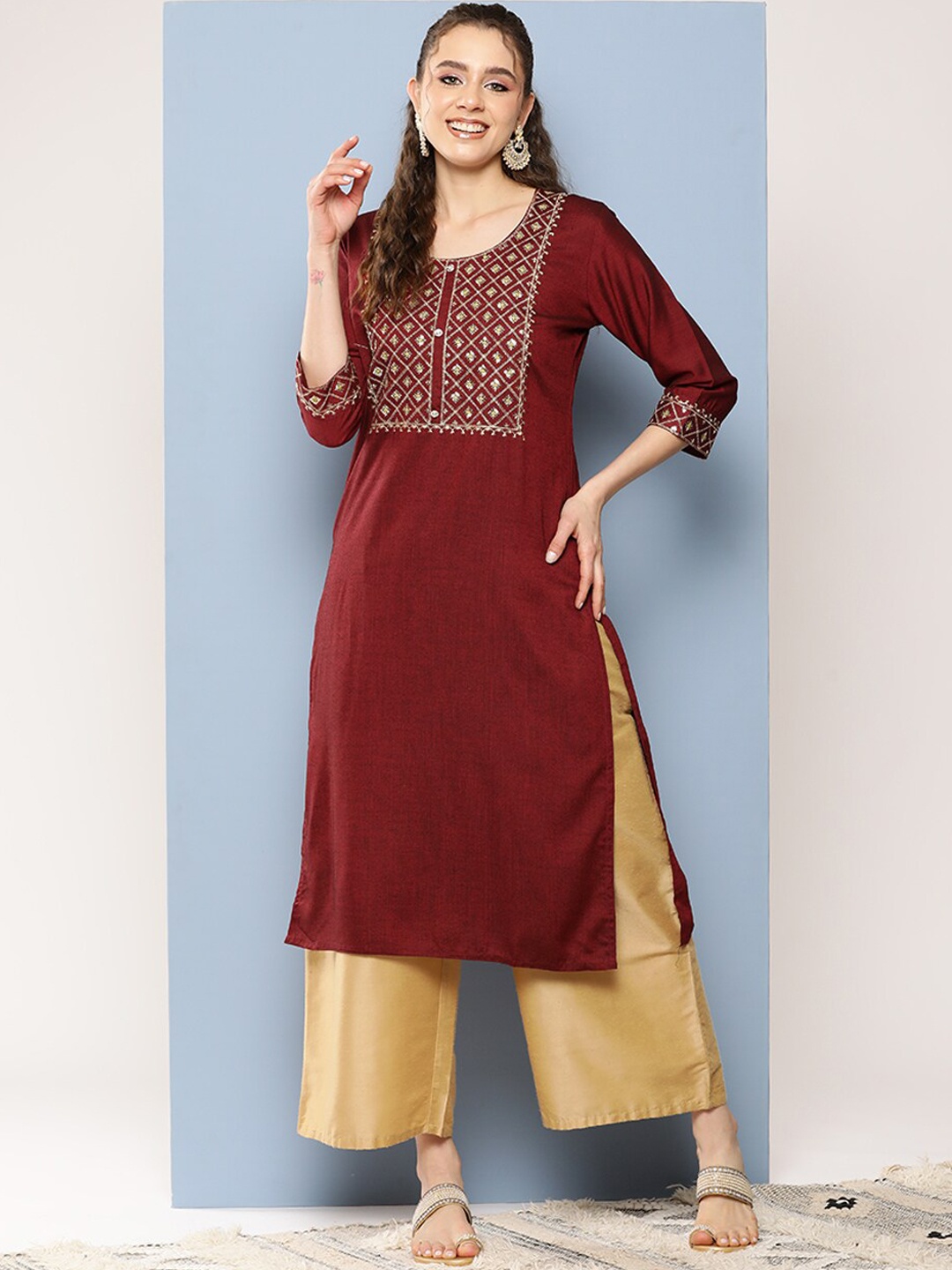 

BAESD Geometric Embroidered Zari Cotton Straight Kurta, Maroon