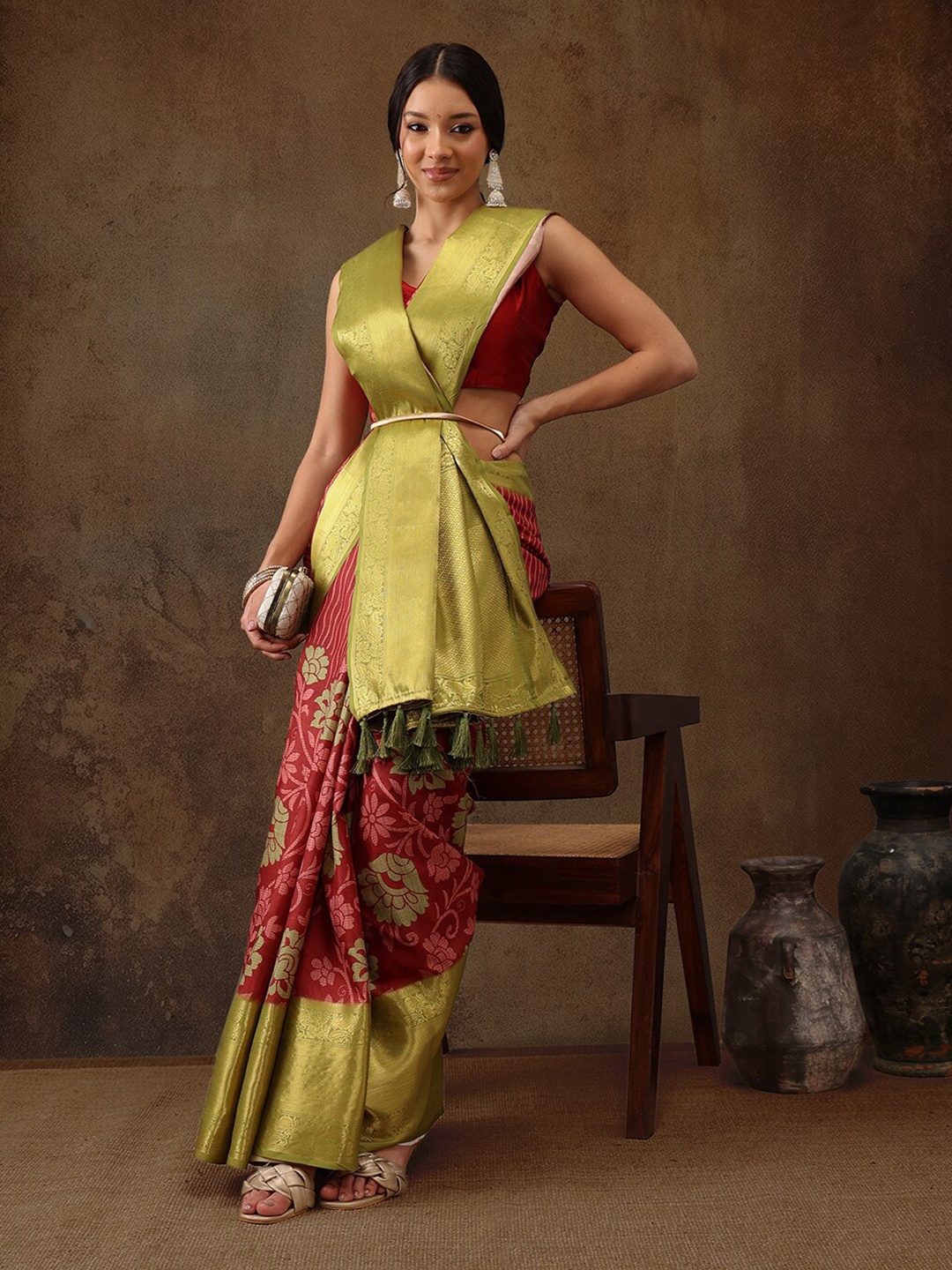 

Silk Land Floral Kanjeewaram Silk Silk Digital Print saree, Red