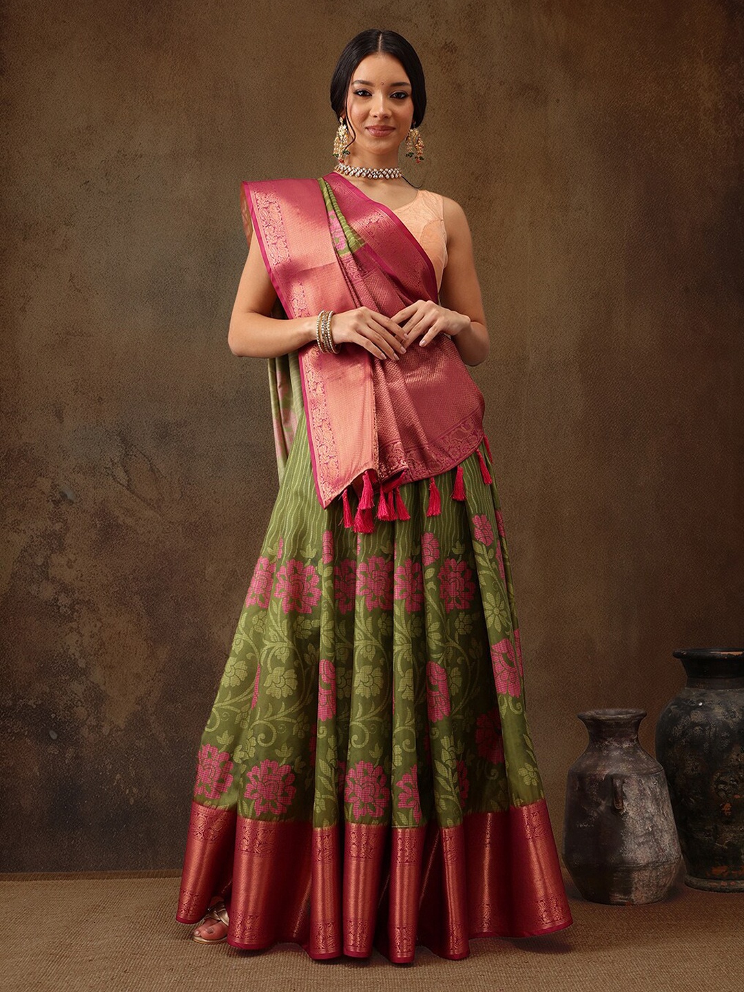 

Silk Land Floral Kanjeewaram Silk Silk Digital Print saree, Olive