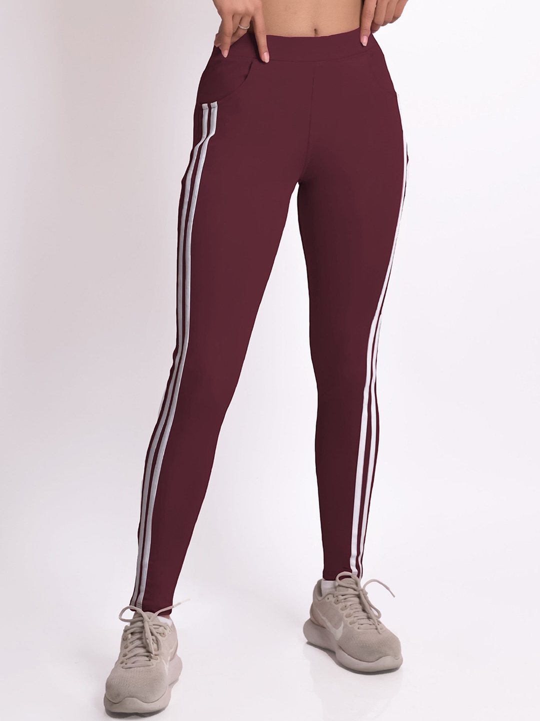 

Mehrang Ankle Length Sports Tights, Burgundy