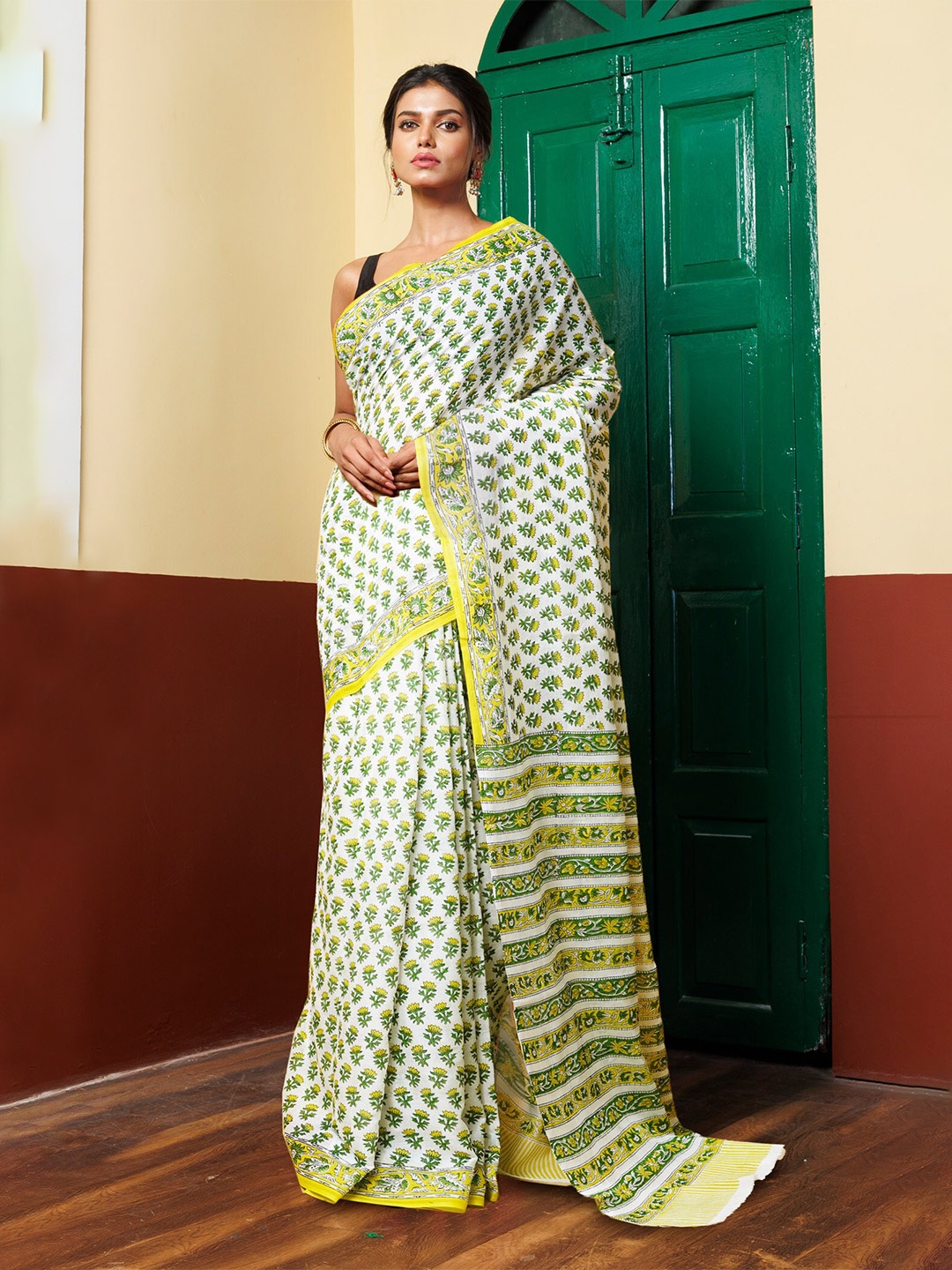 

Unnati Silks Ethnic Motifs Pure Cotton Handloom Block Print Saree, White