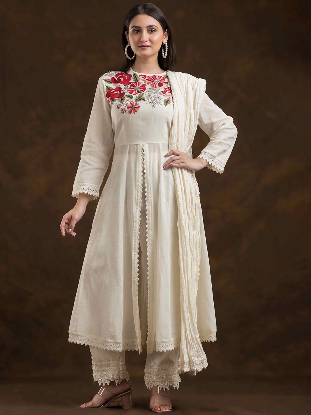 

SACRED SUTA Floral Embroidered Beads and Stones Pure Cotton Kurta with Trousers & Dupatta, Cream