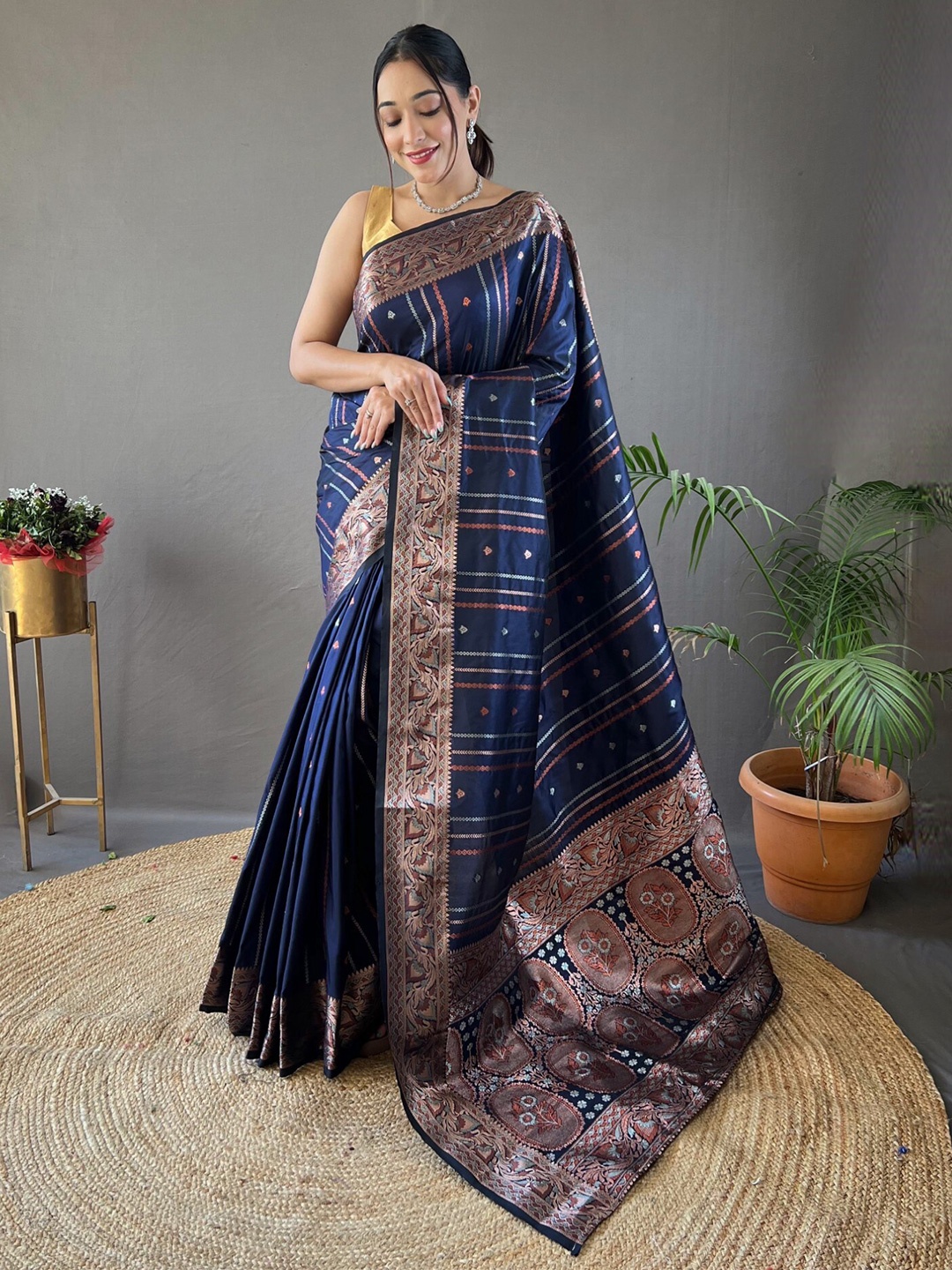 

LeeliPeeri Designer Ethnic Motifs Zari Silk Blend Saree, Blue