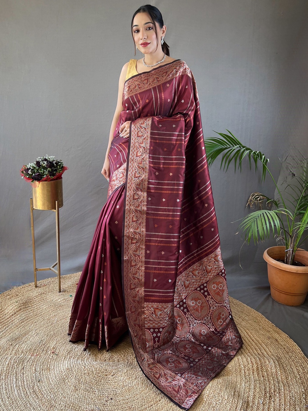 

LeeliPeeri Designer Ethnic Motifs Zari Silk Blend Saree, Maroon