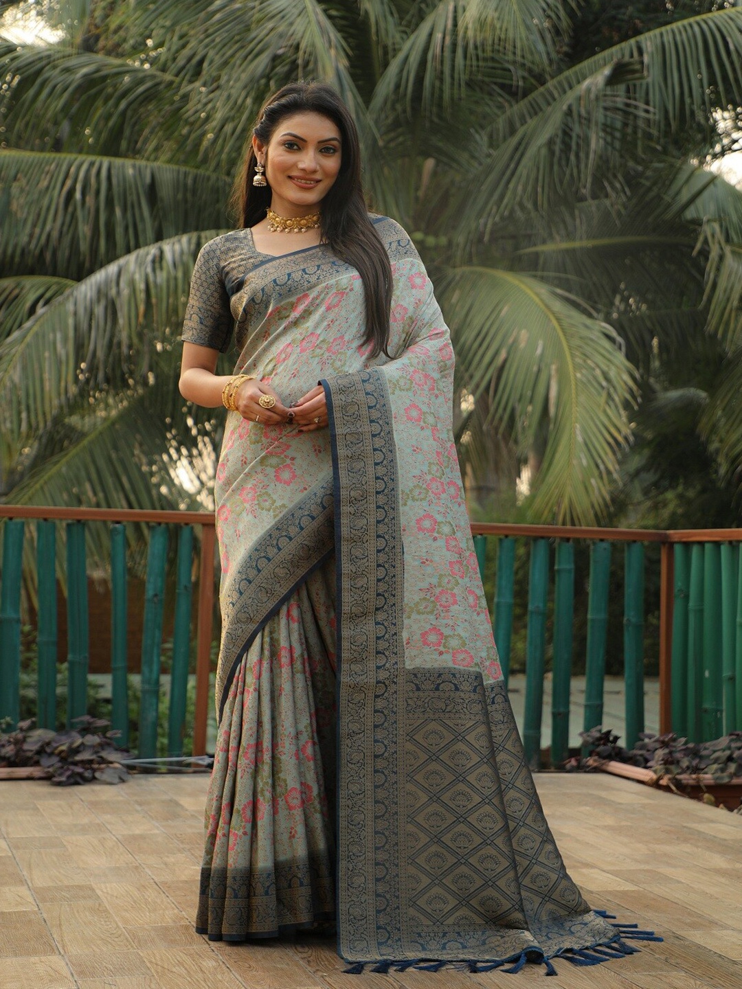 

WELL TEX Woven Design Zari Silk Blend Patola Saree, Grey
