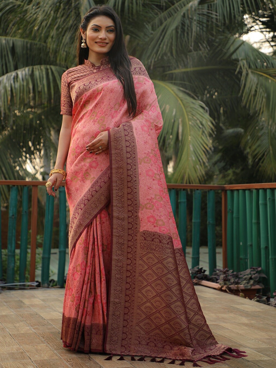 

WELL TEX Floral Zari Silk Blend Kanjivaram Saree, Pink