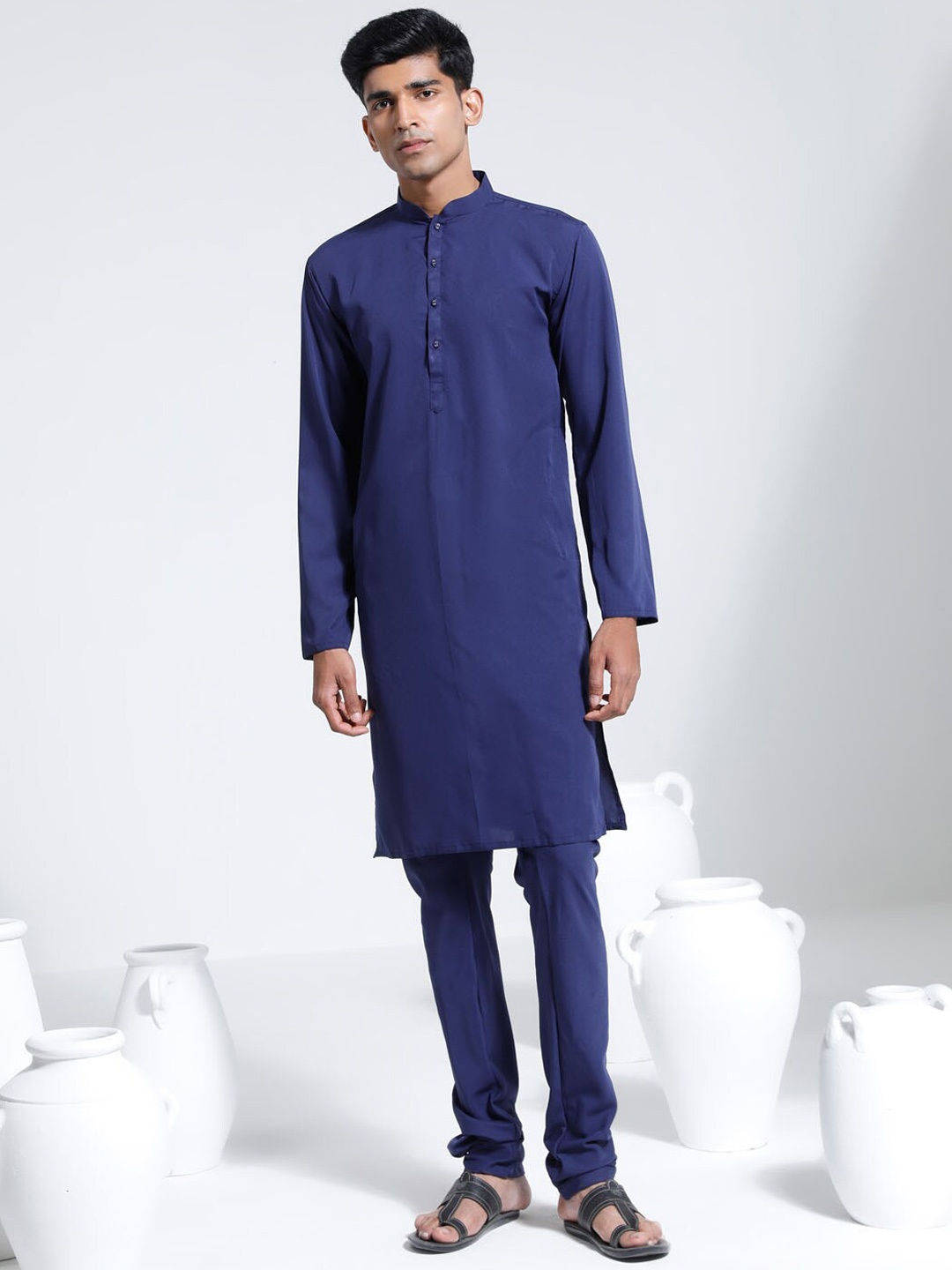 

VASTRAMAY Mandarin Collar Three-Quarter Sleeves Kurta with Pyjamas, Navy blue