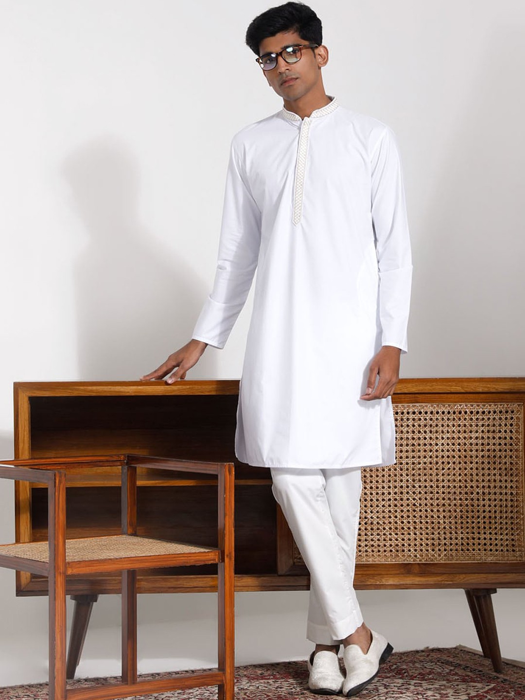 

VASTRAMAY Mandarin Collar Regular Kurta & Pyjamas, White