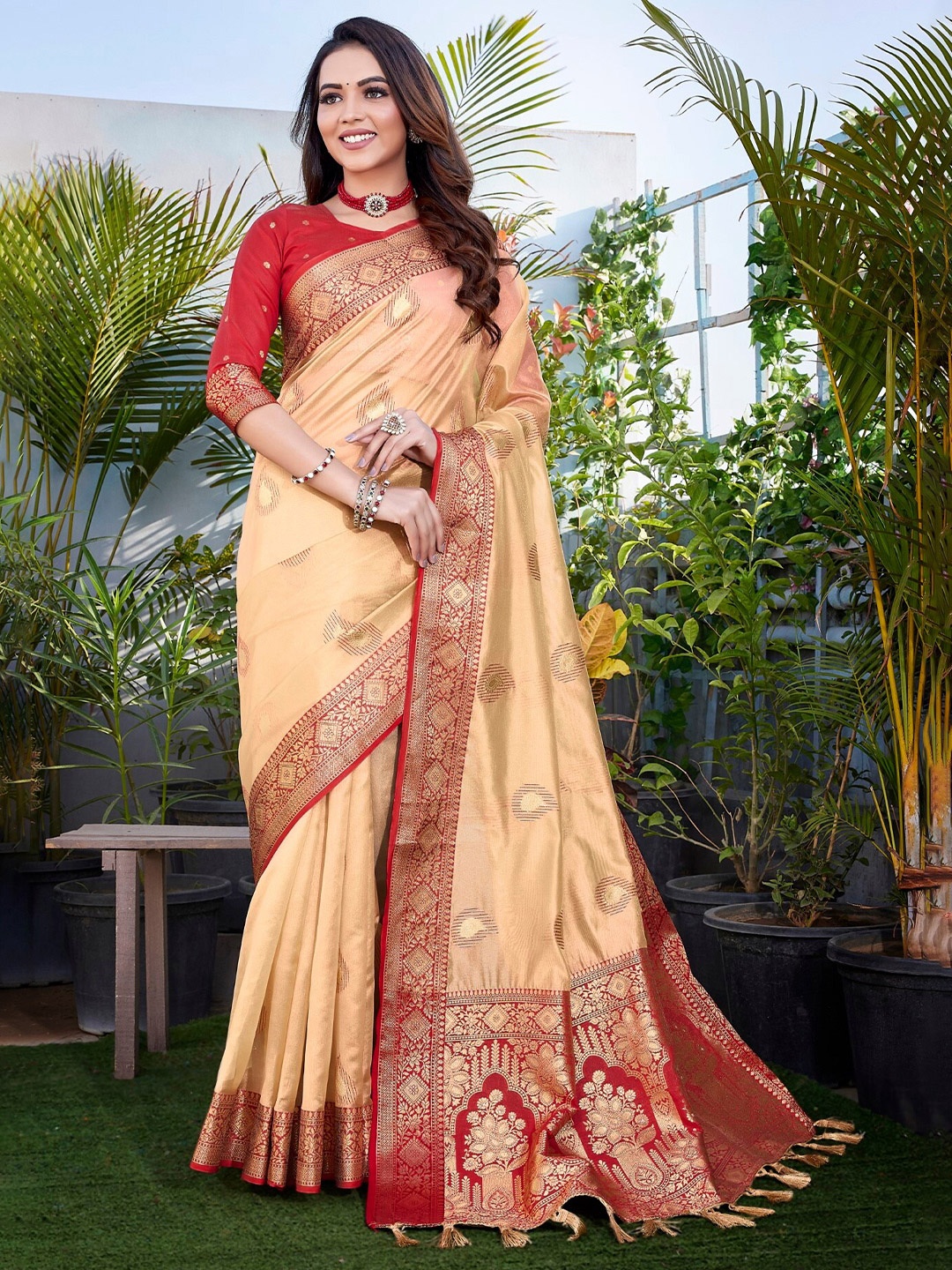 

LeeliPeeri Designer Paisley Zari Silk Blend Chanderi Saree, Cream