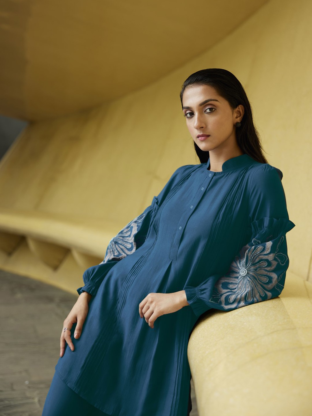 

AUTUMN LANE Floral Embroidered Mandarin Collar Top With Trousers, Teal
