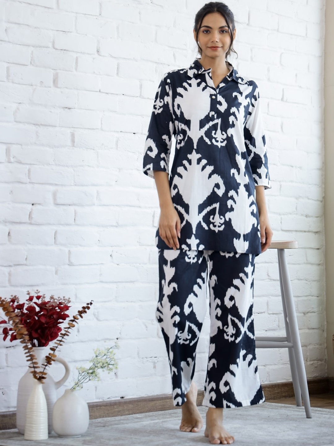 

AUTUMN LANE Printed Shirt Collar Top With Pyjamas, White