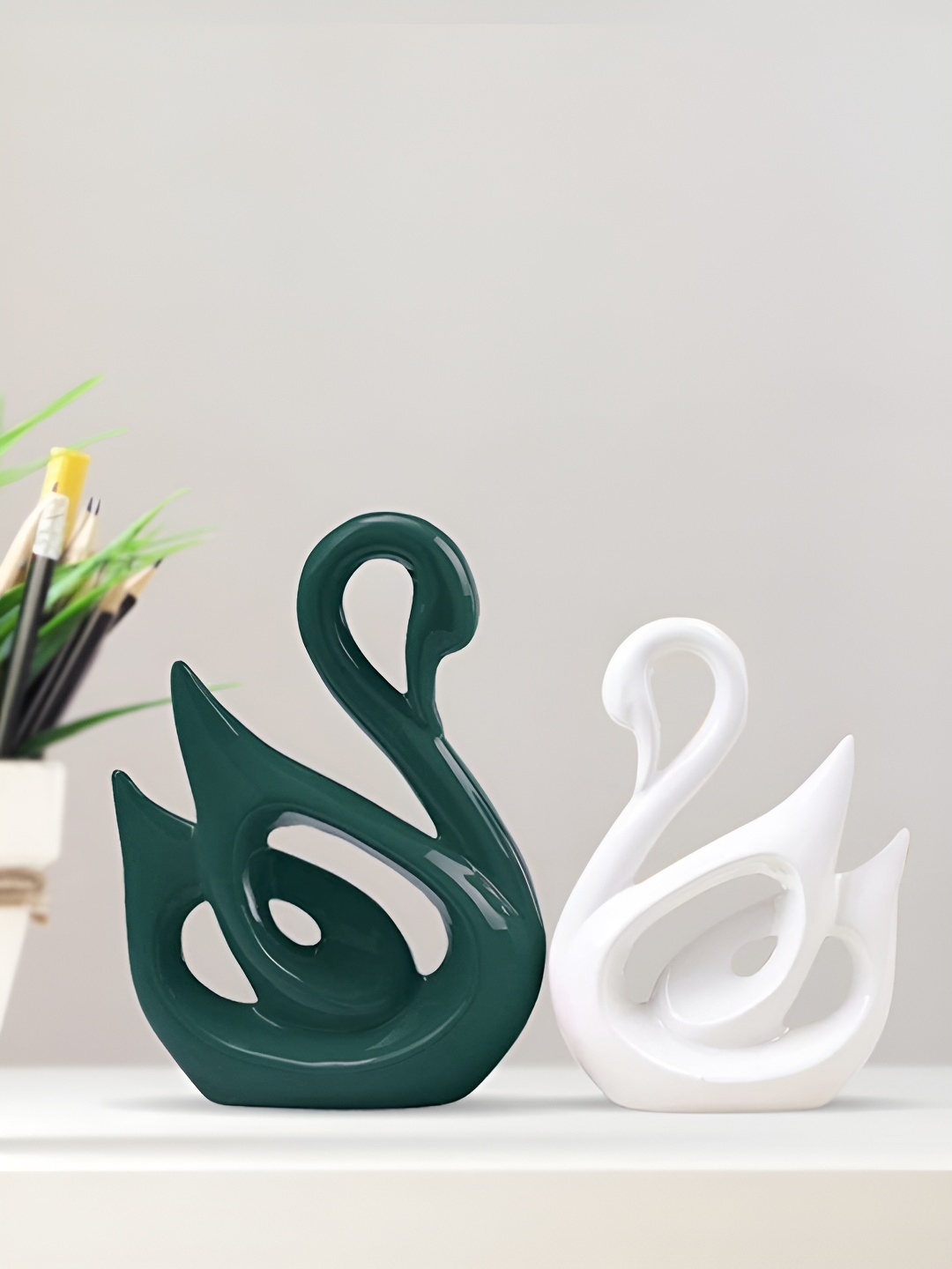 

Mariner's Creation Green & White 2 Pieces Birds and Animals Figurine Showpieces