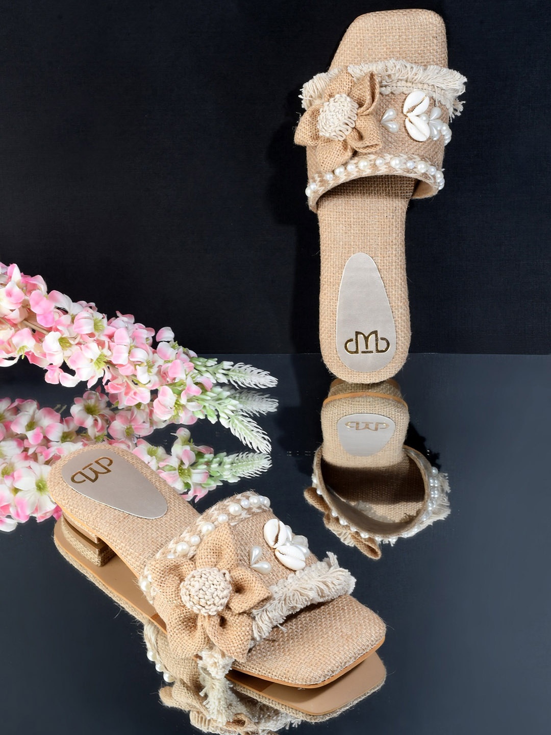 

THE WHITE POLE Women Ethnic Open Toe Flats, Beige