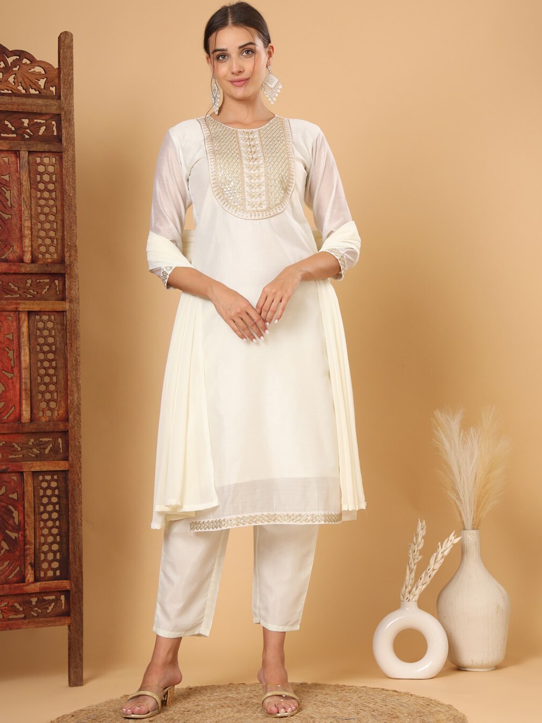 

Modestouze Attires Ethnic Embroidered Round Neck Kurti with Trousers & Dupatta, White