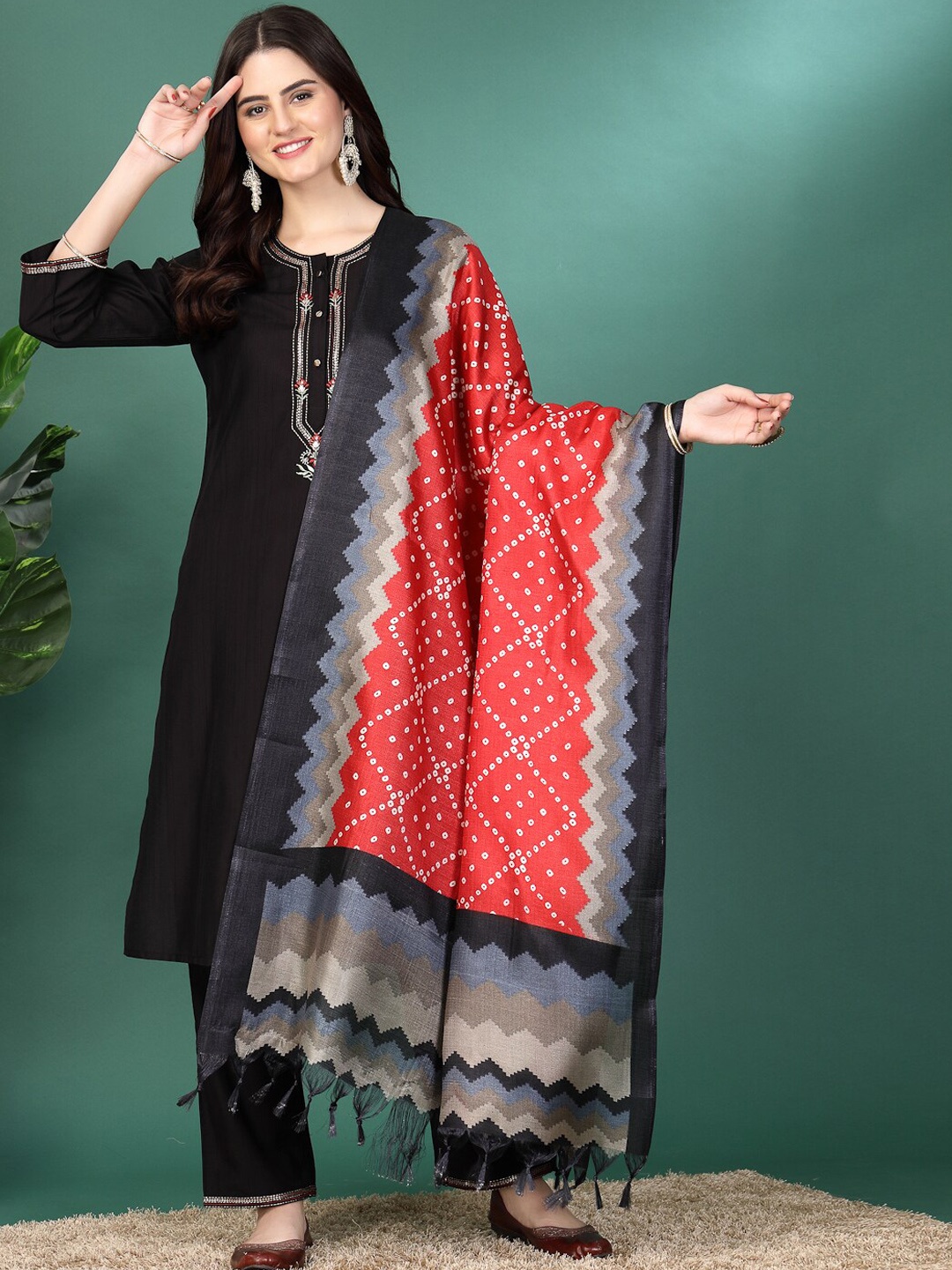 

Nayam By Lakshita Floral Embroidered Round Neck Straight Kurta with Trousers & Dupatta, Black