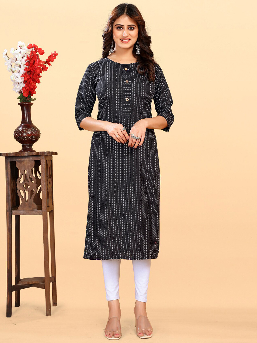 

THE WOMEN DECOR Striped Round Neck Straight Kurta, Black