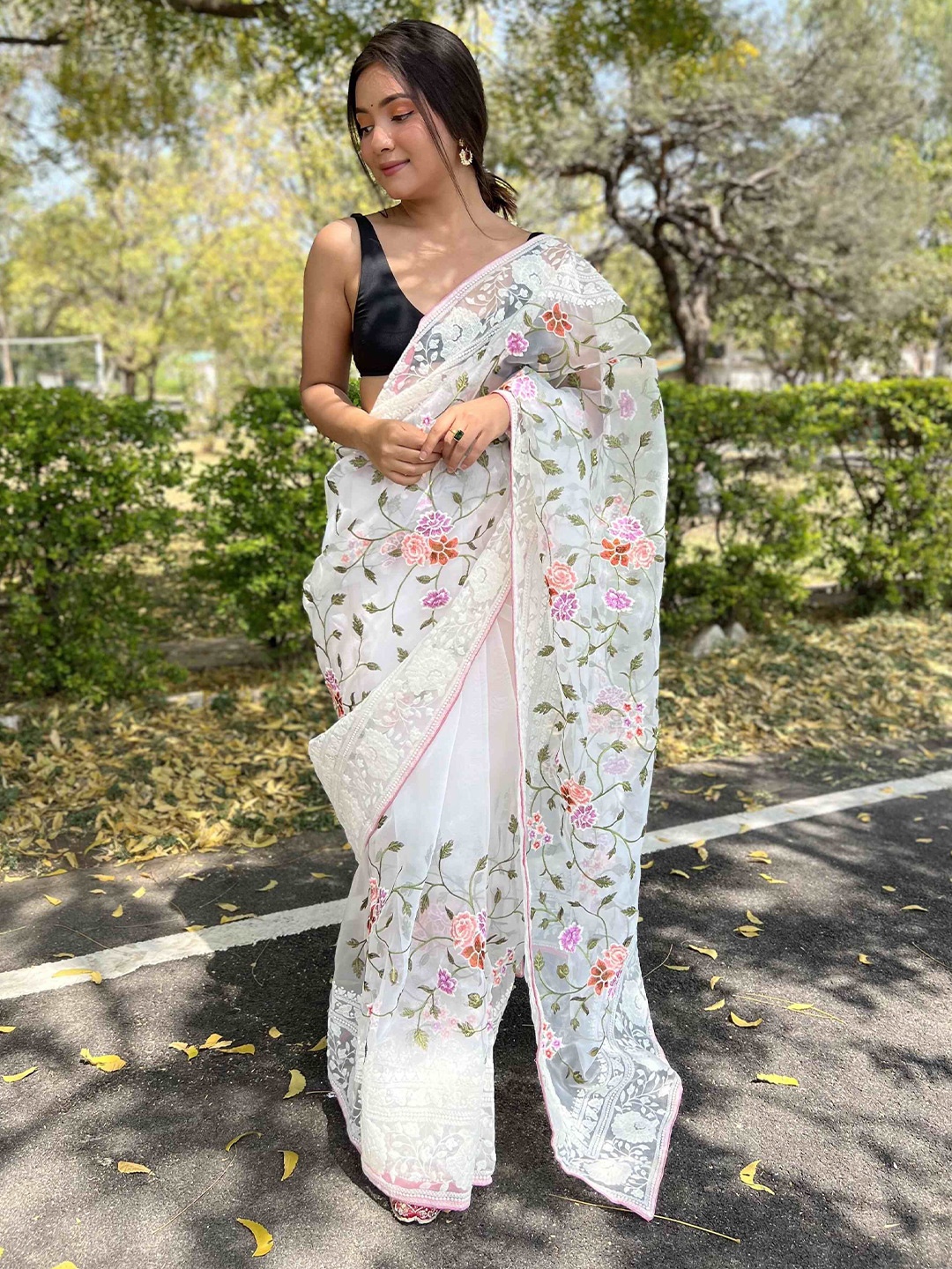 

DEVATITHI Floral Embroidered Organza Saree, White