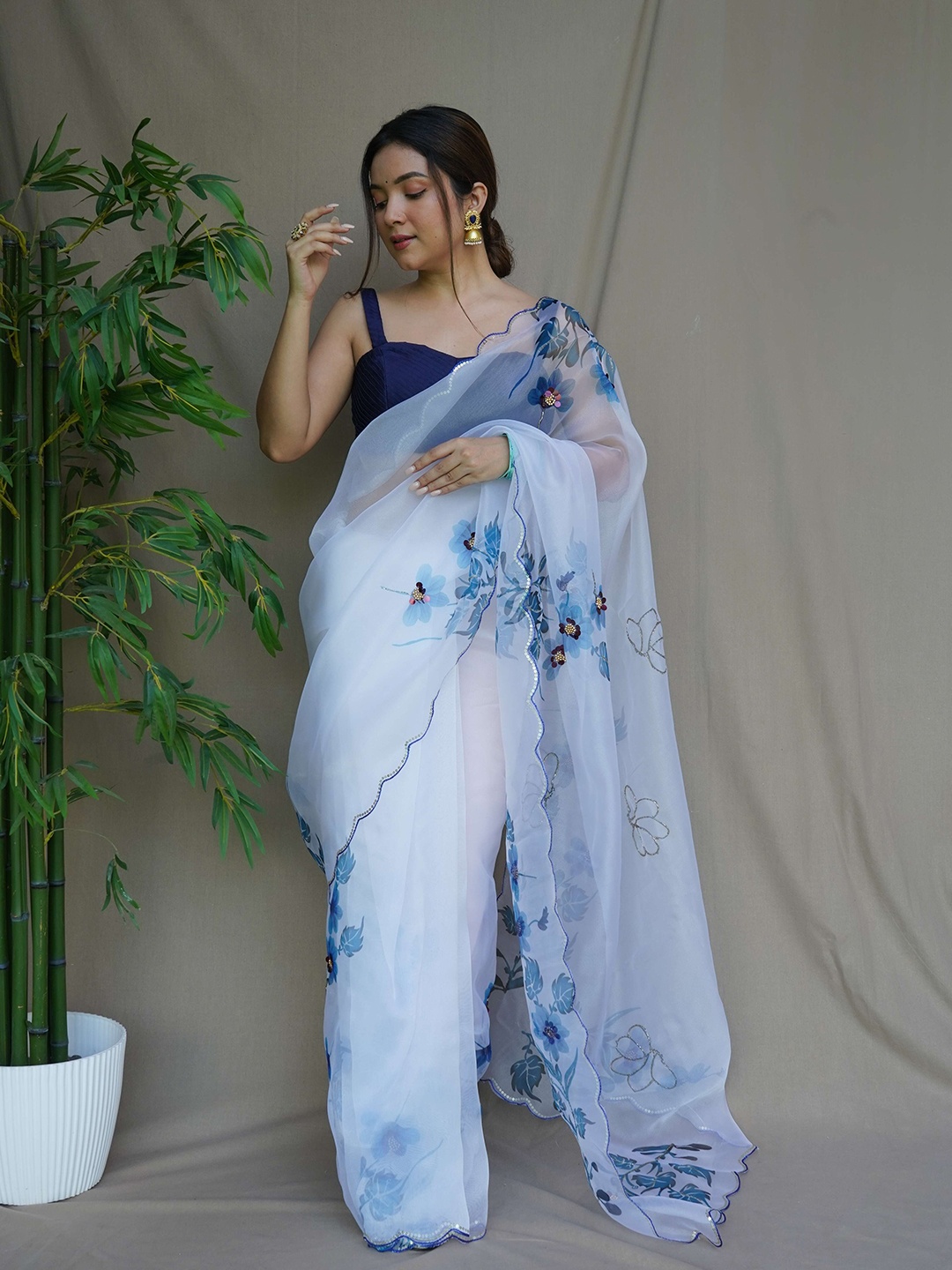

DEVATITHI Floral Sequinned Organza Saree, White