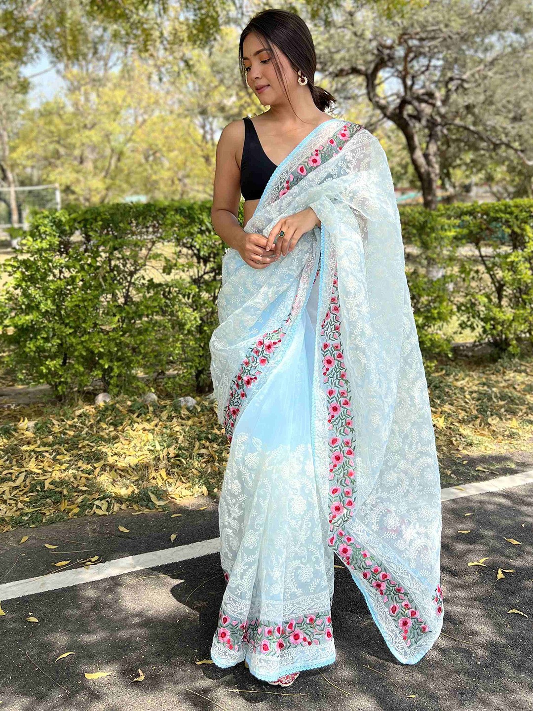 

DEVATITHI Floral Embroidered Organza Saree, Blue