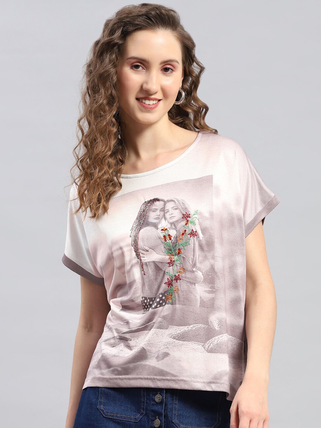 

Monte Carlo Graphic Printed Extended Sleeves T-Shirt, Brown