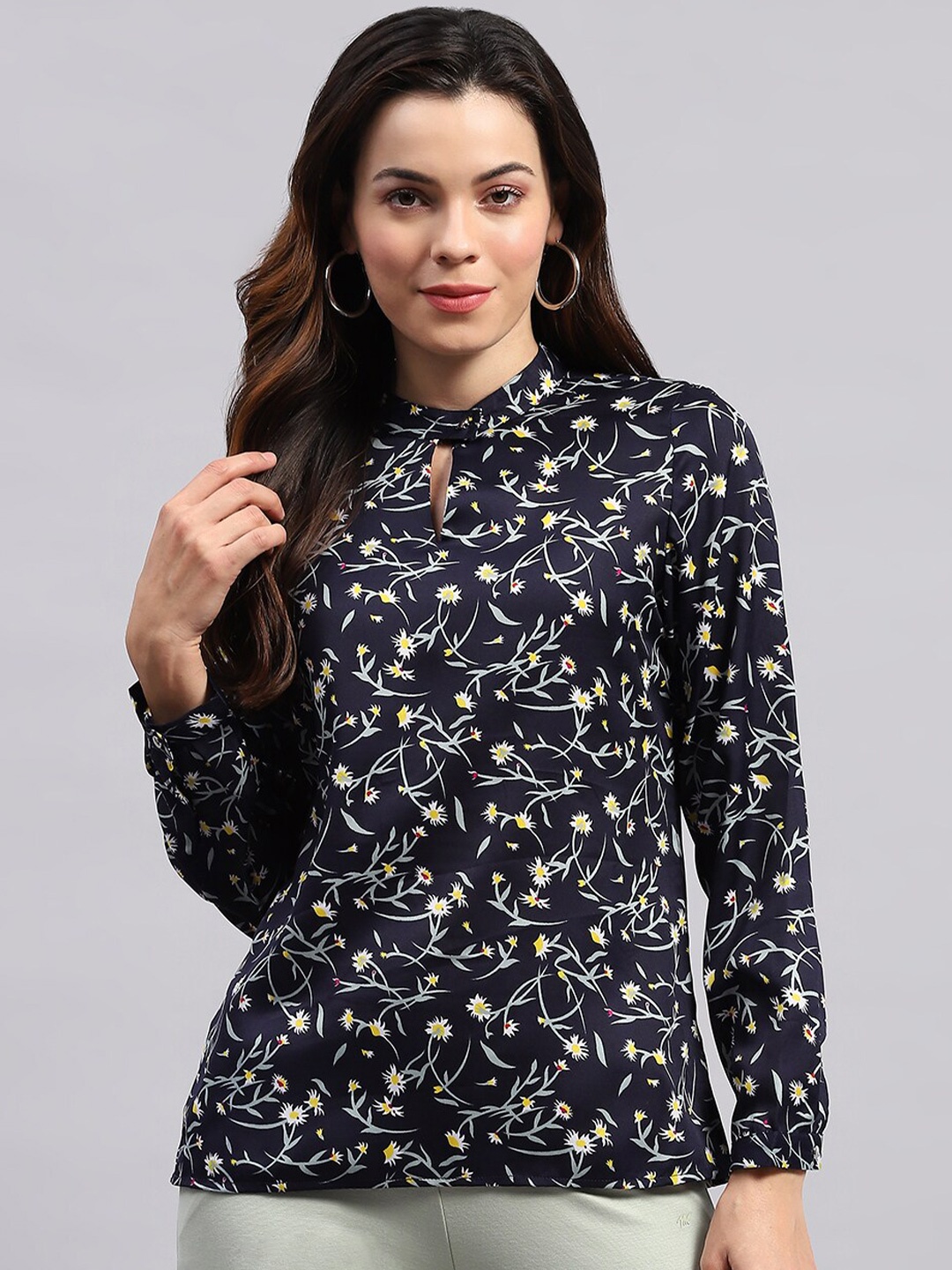 

Monte Carlo Floral Printed Keyhole Neck Cuffed Sleeves Casual Top, Navy blue
