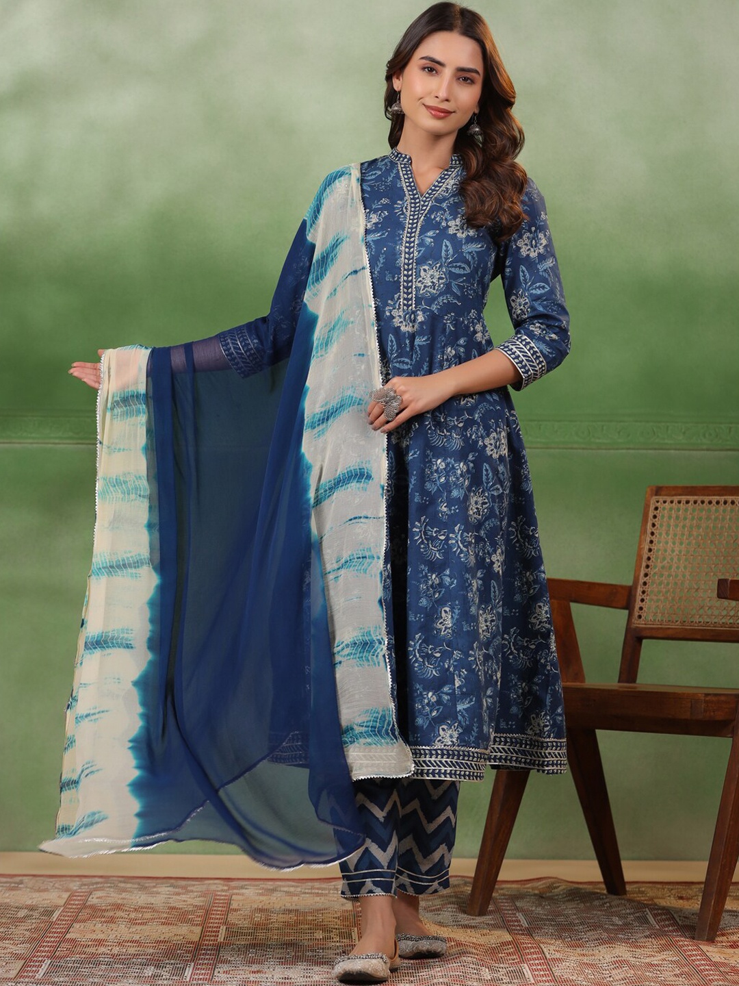 

Sangria Floral Printed Band Collar Pure Cotton Kurta With Trousers & Dupatta, Blue