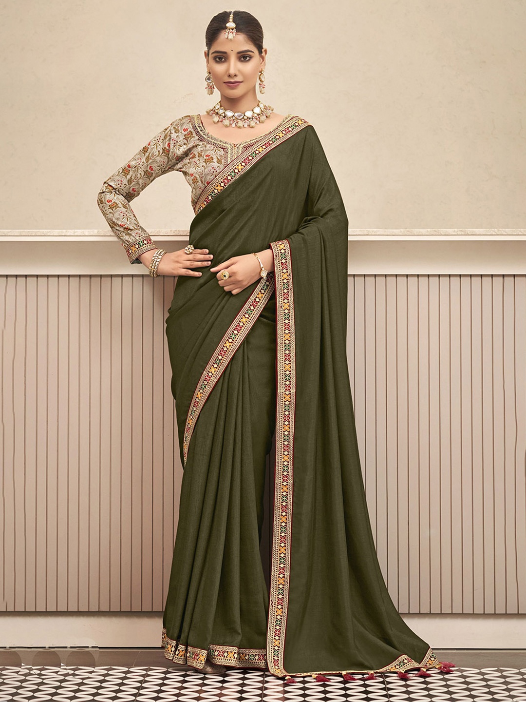 

VIRICA Zari Satin Saree, Green